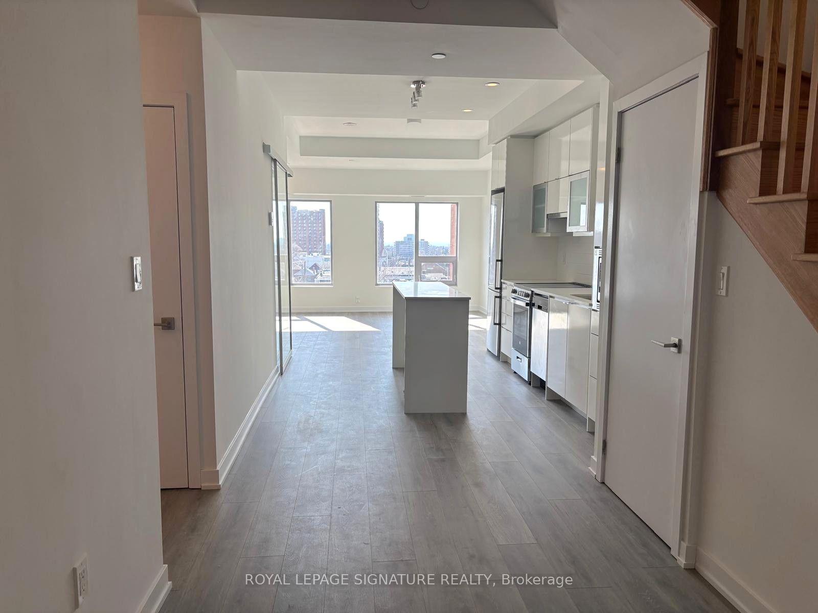 2433 Dufferin Street W PH806, Toronto, ON M6E 3T3 photo 3