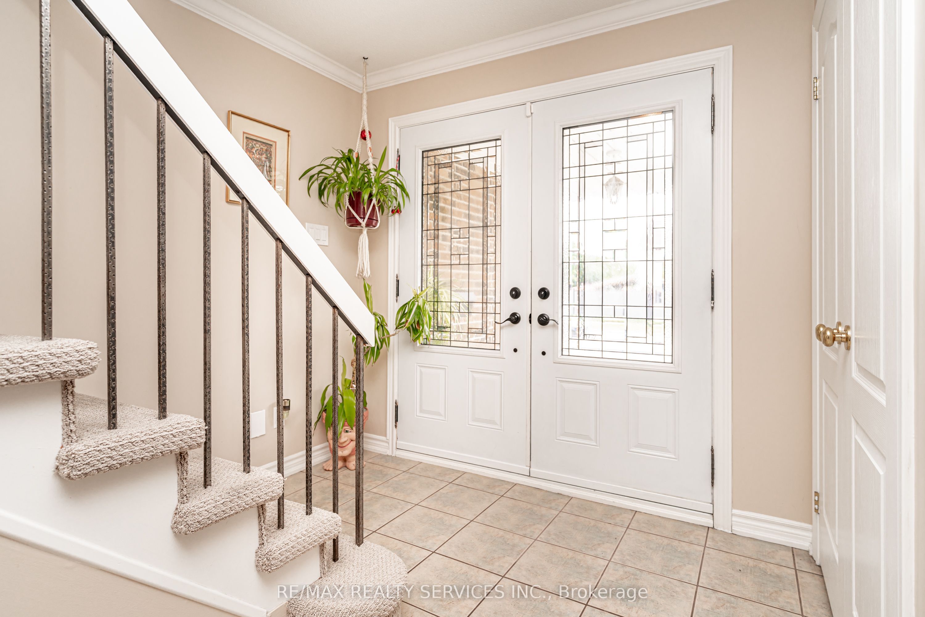 4 Markham Street, Brampton, ON L6S 2X7 photo 5