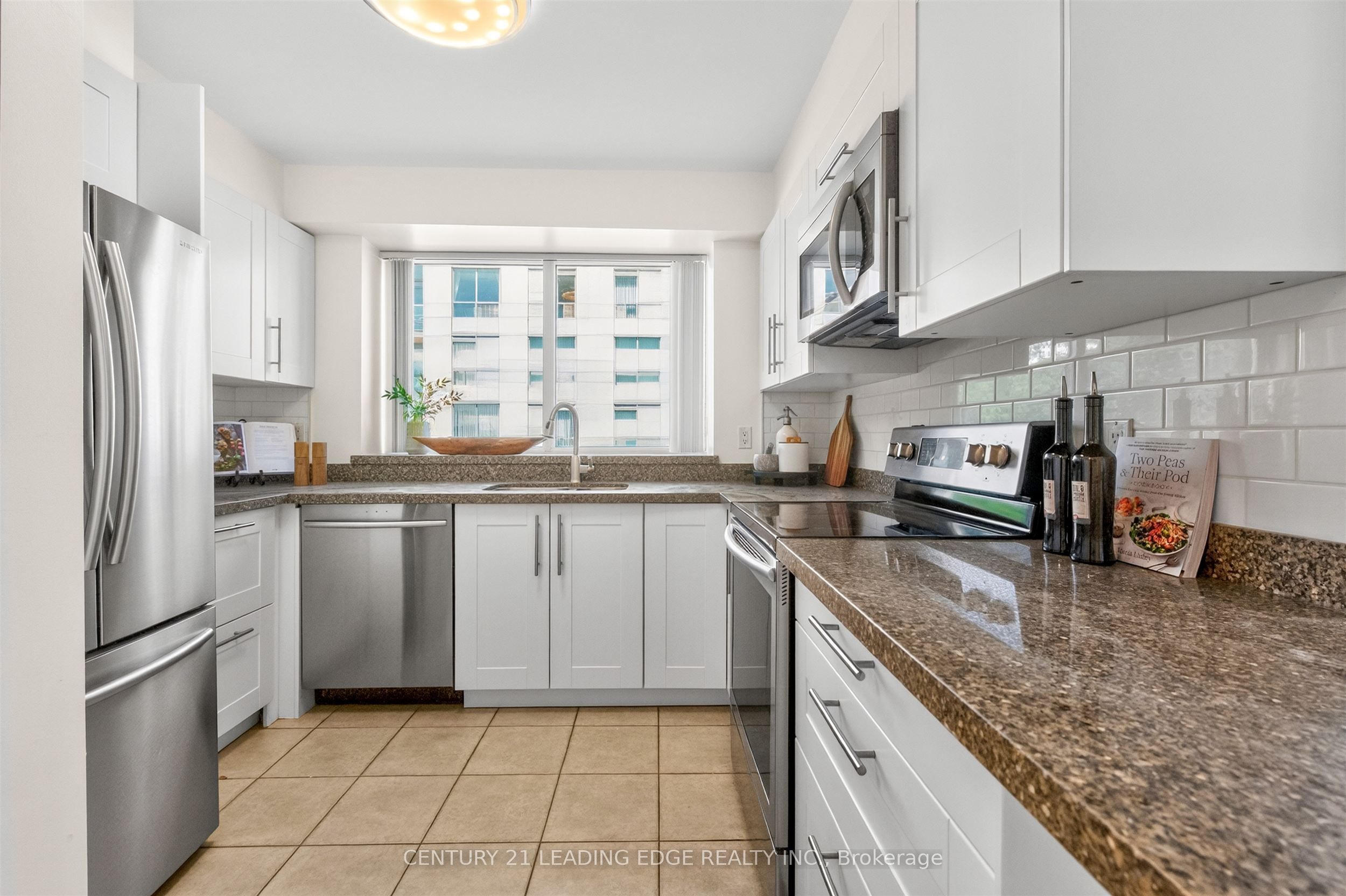 2585 Erin Centre Boulevard 403, Mississauga, ON L5M 6Z7 photo 3