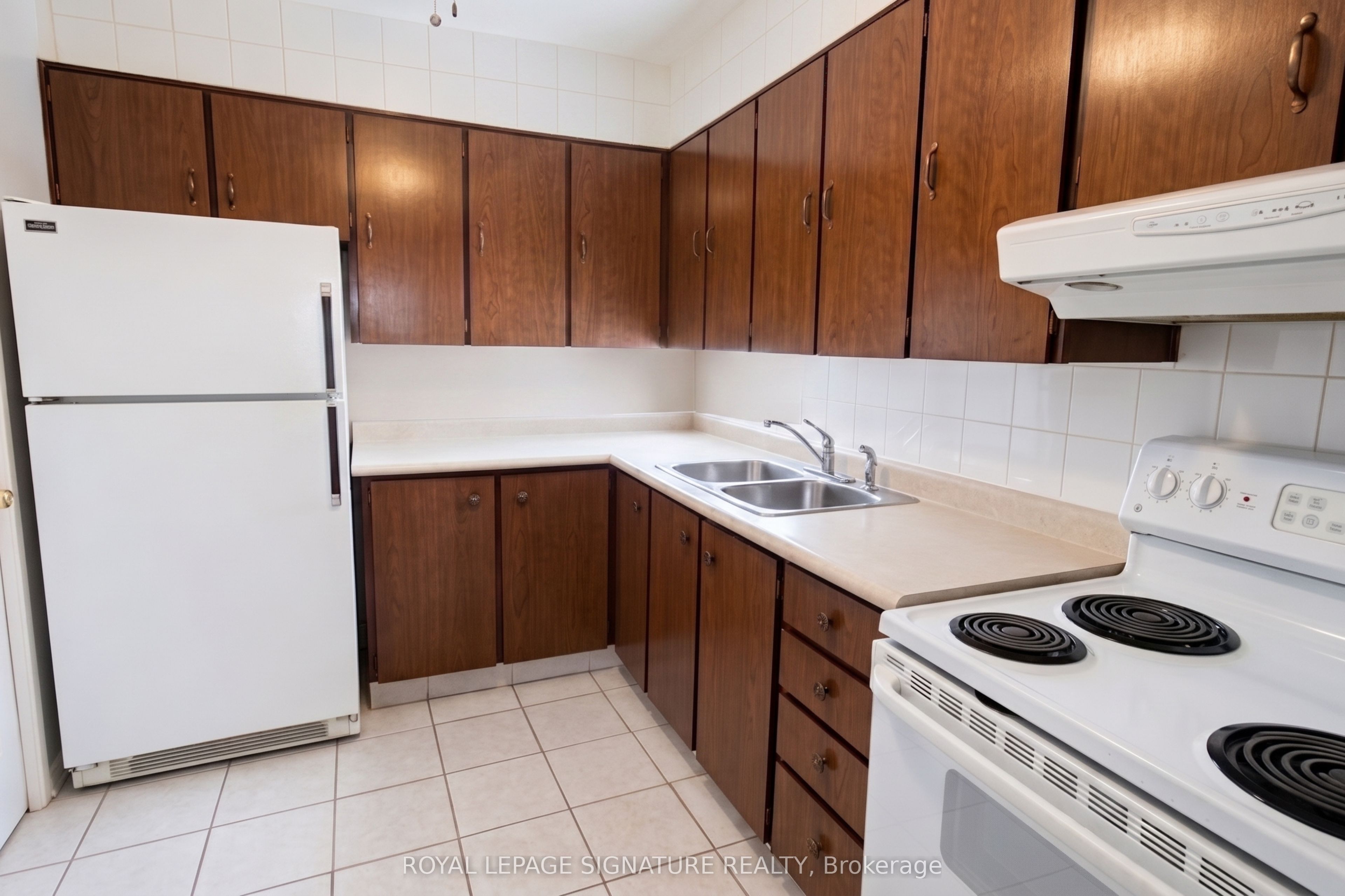 3390 Weston Road 2304, Toronto, ON M9M 2X3 photo 3