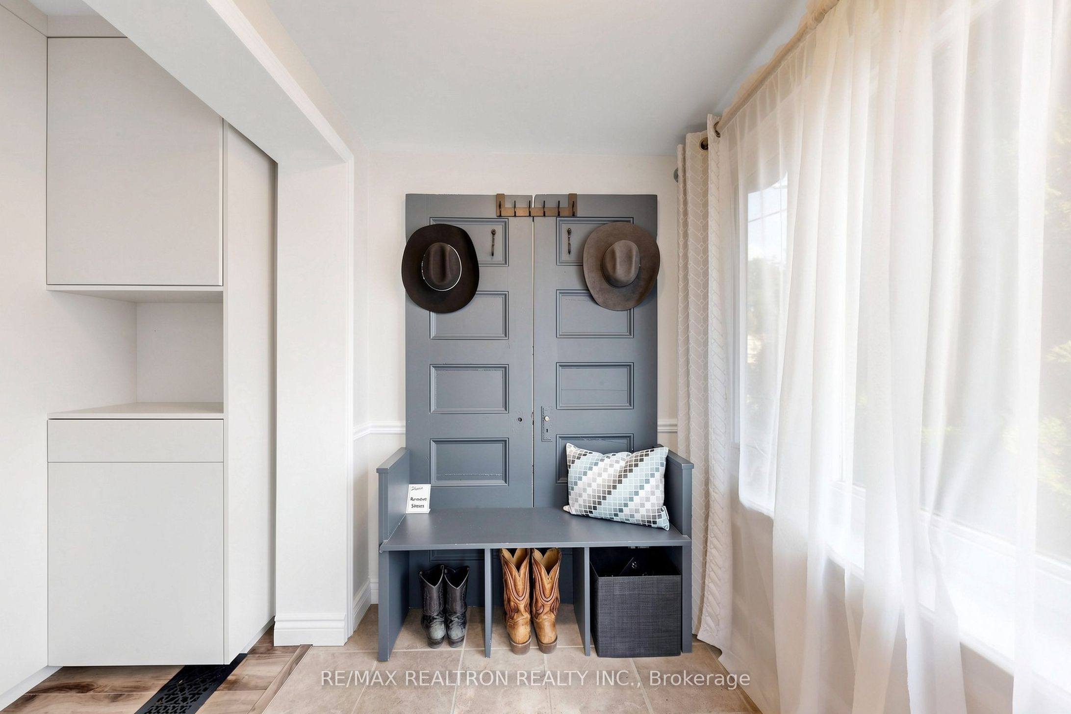 8 Villa Road, Toronto, ON M8W 1M5 photo 3
