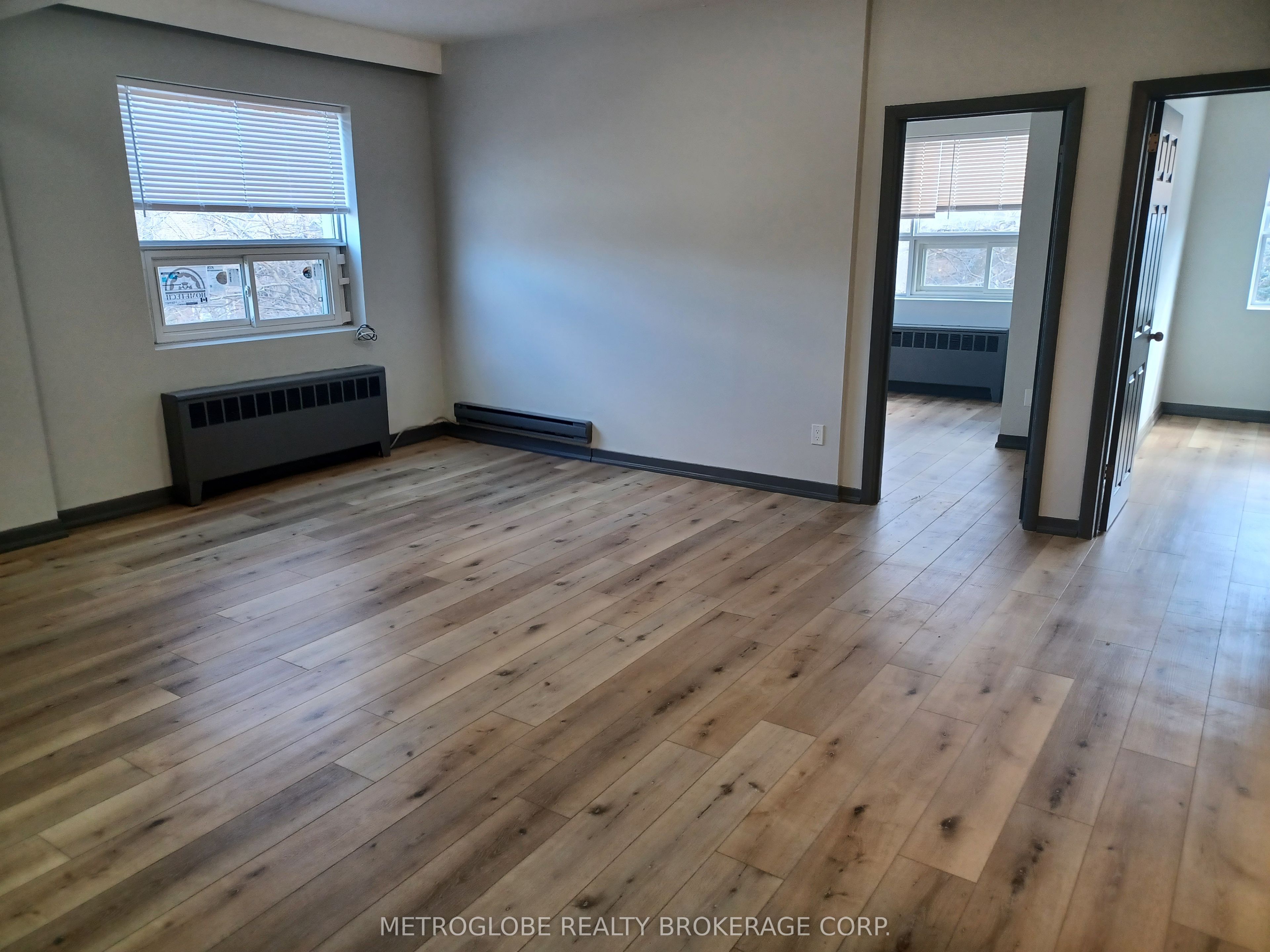 191 Lakeshore Road E 11, Mississauga, ON L5G 1G2 photo 2