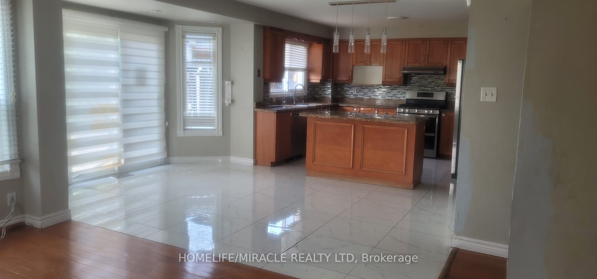 144 Moffatt Avenue, Brampton, ON L6Y 4R8 photo 3