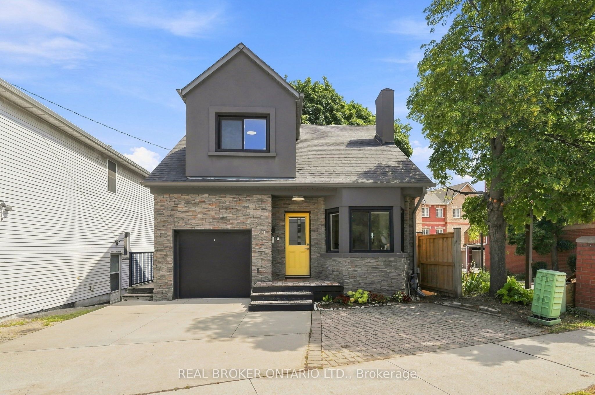 671 Scarlett Road, Toronto, ON M9P 2T2