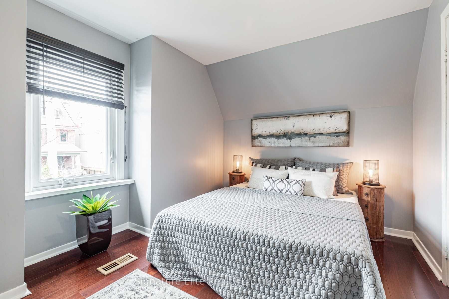 393 Westmoreland Avenue N Upper, Toronto, ON M6H 3A6 photo 4