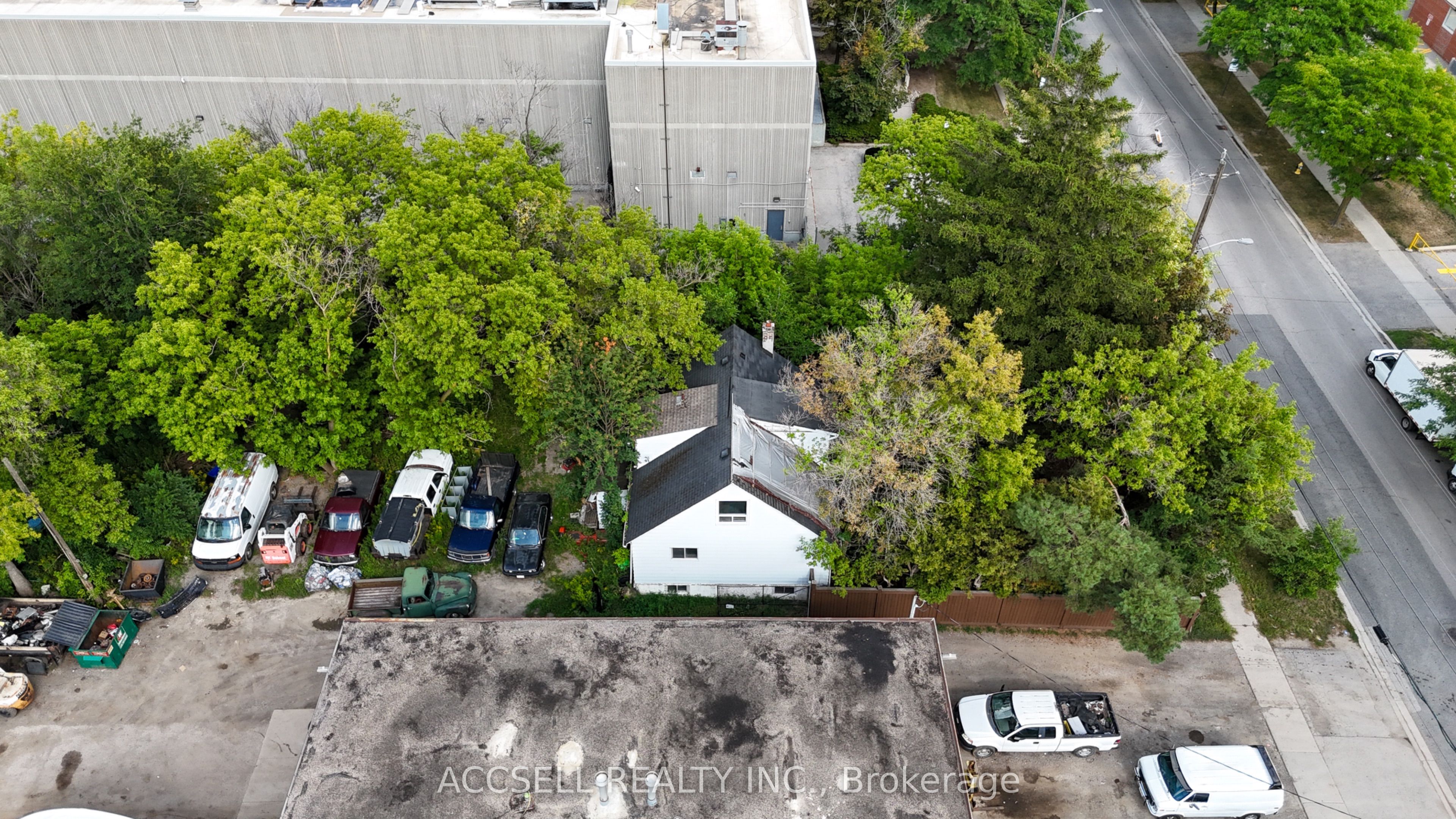 100 Cartwright Avenue, Toronto, ON M6A 1V2 photo 4