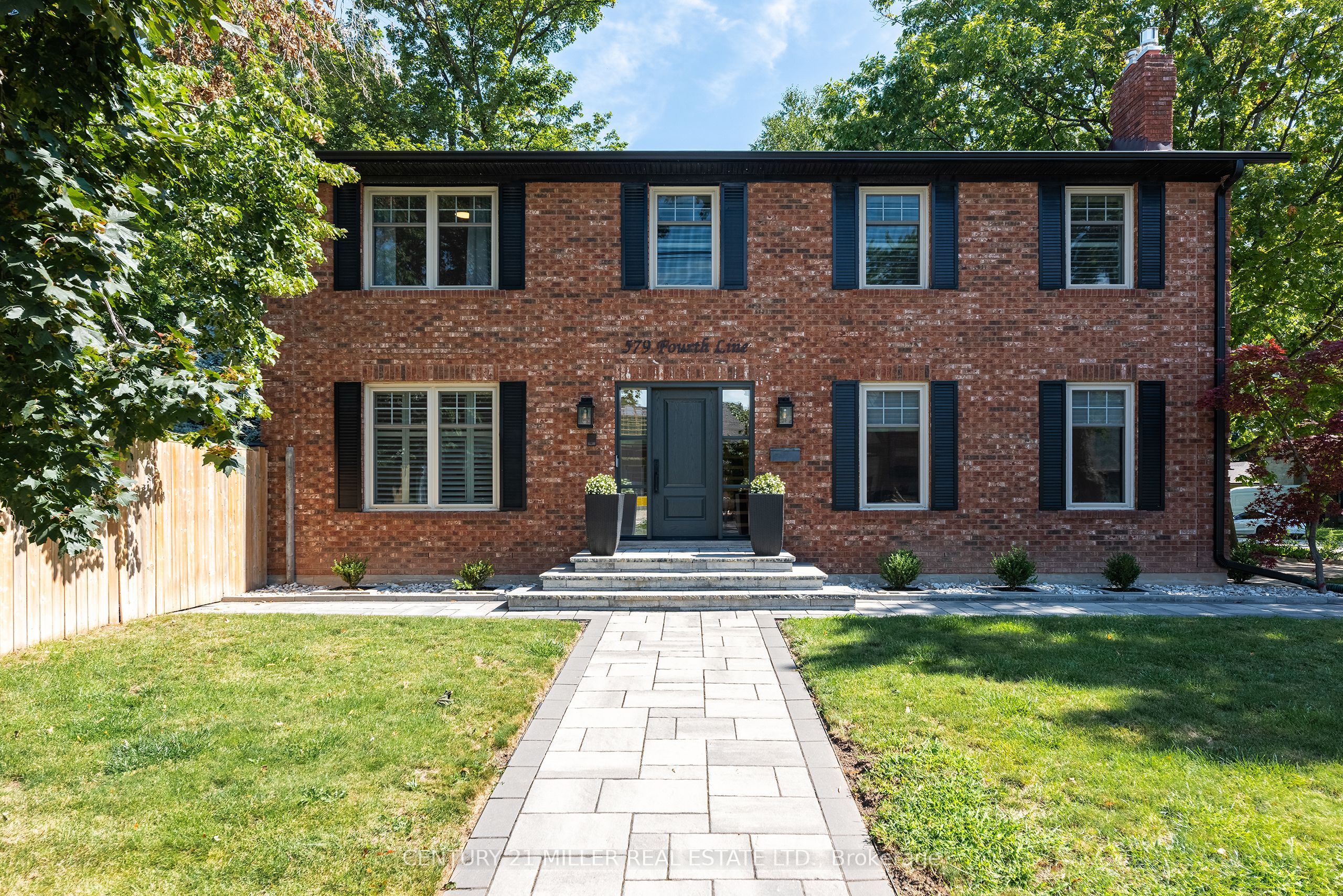 579 Fourth Line, Oakville, ON L6L 5B1