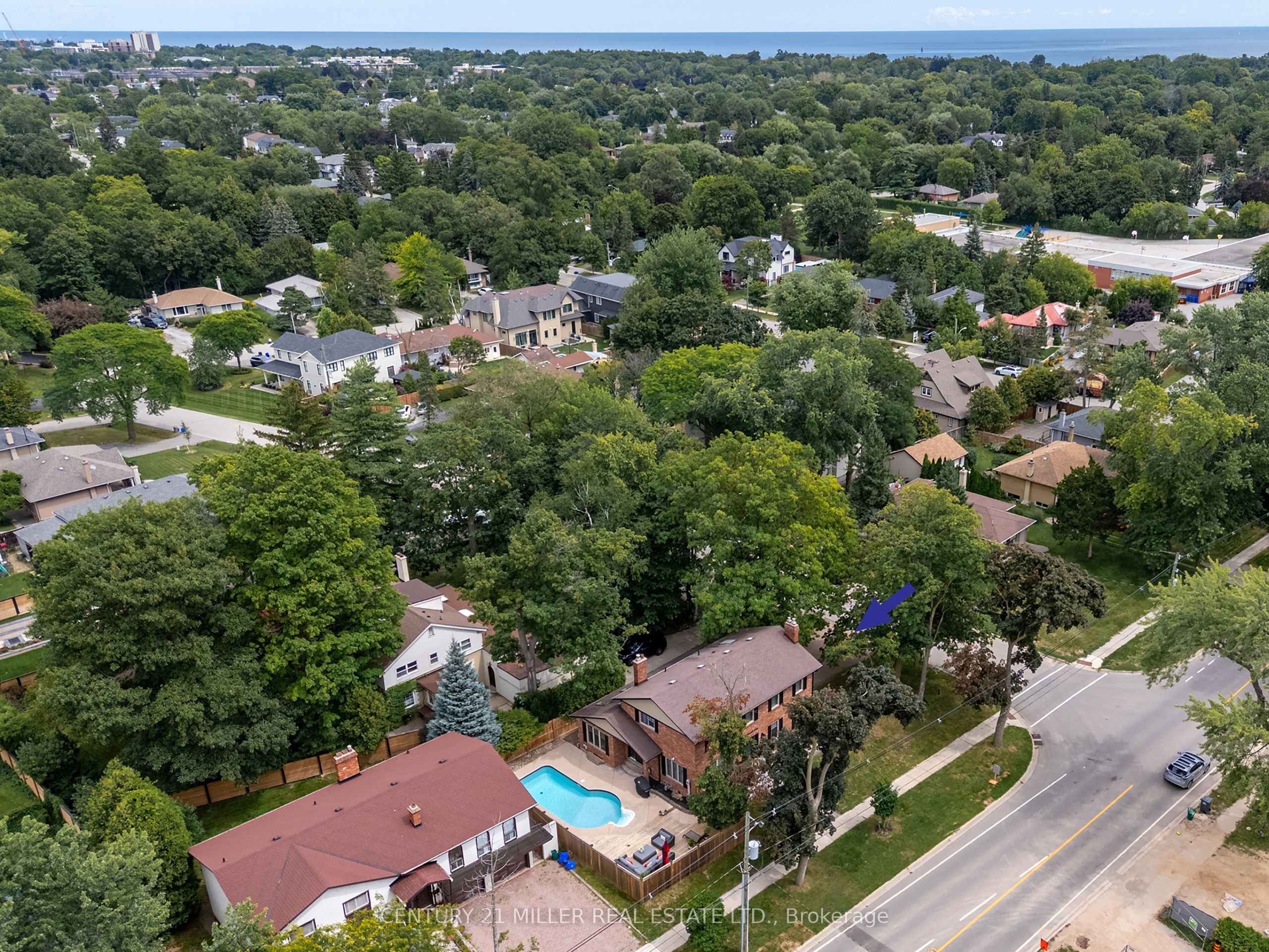 579 Fourth Line, Oakville, ON L6L 5B1 photo 3