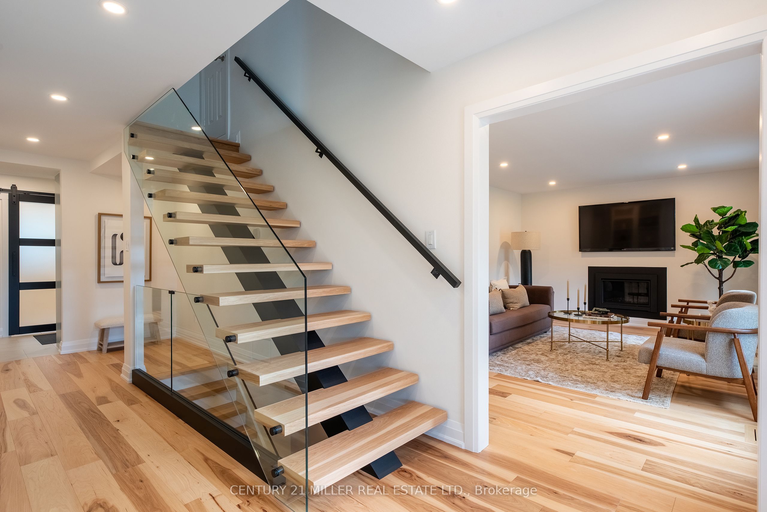 579 Fourth Line, Oakville, ON L6L 5B1 photo 5