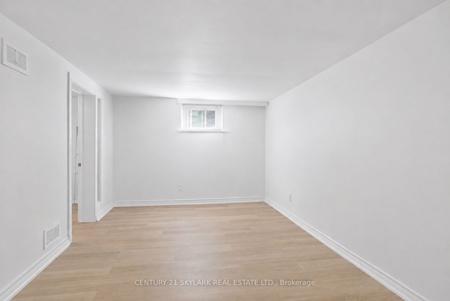18 Jodphur Avenue Basement, Toronto, ON M9M 2J4 photo 5