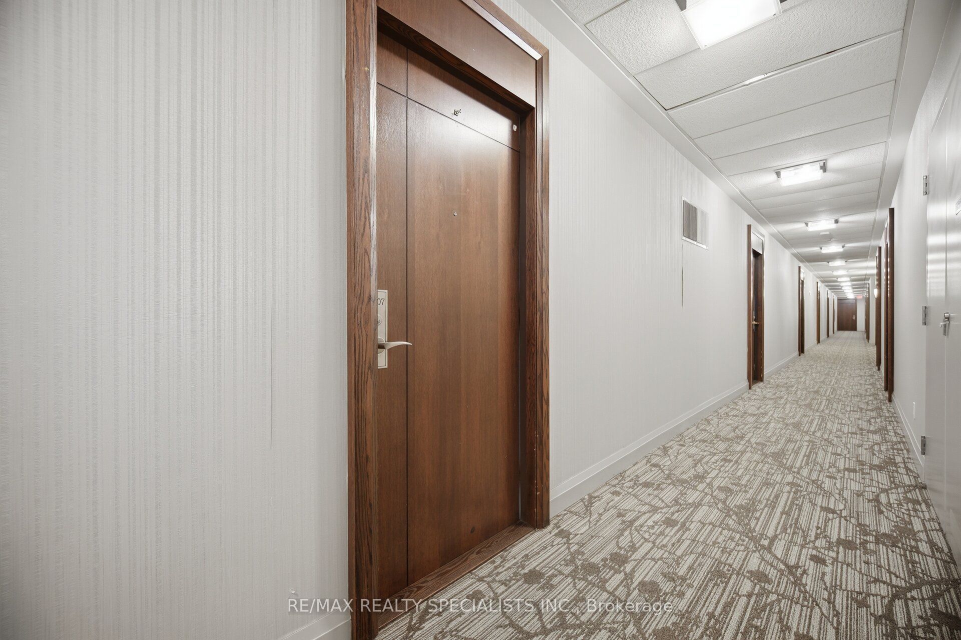 339 Rathburn Road W Ph 7, Mississauga, ON L5B 0K6 photo 4