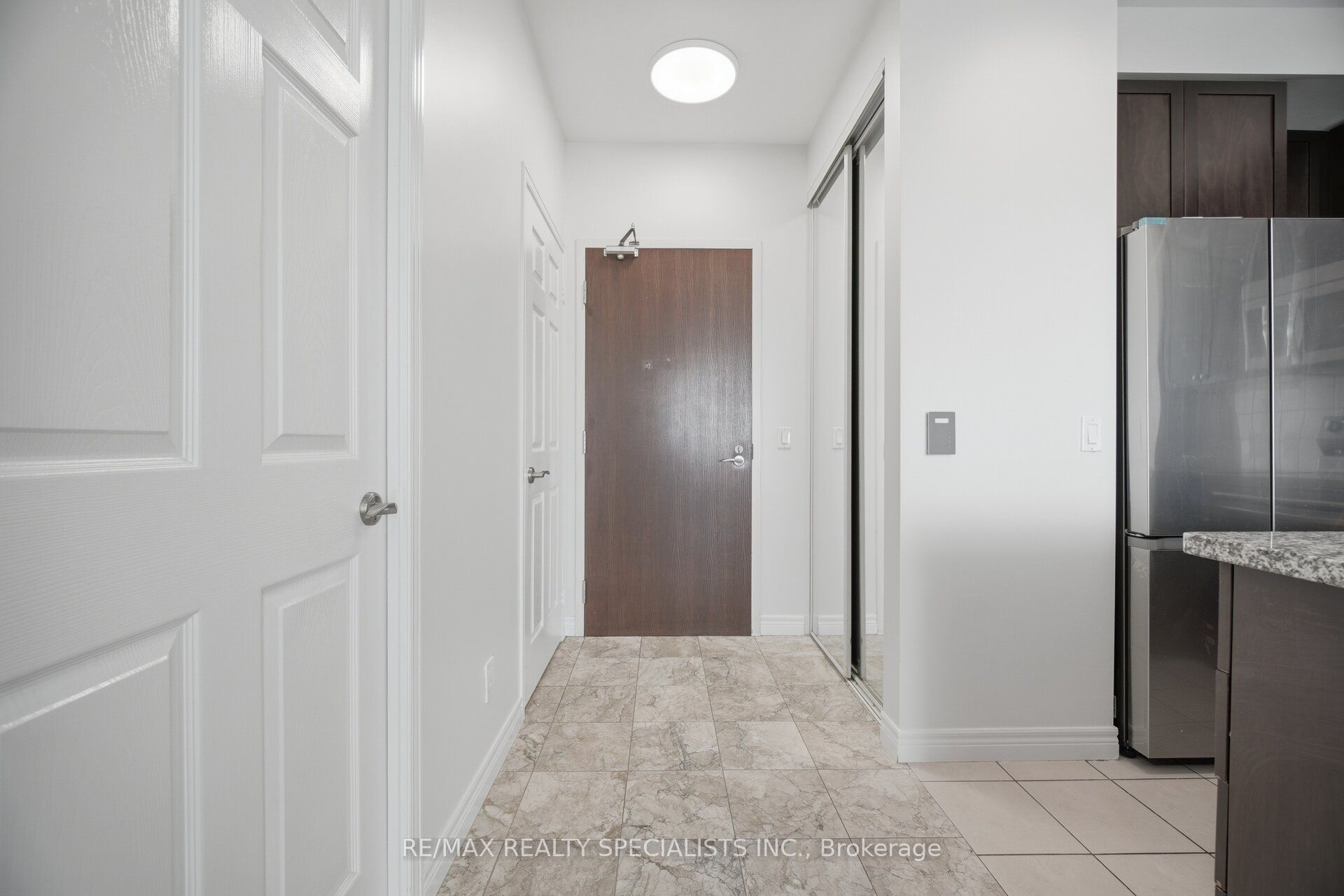 339 Rathburn Road W Ph 7, Mississauga, ON L5B 0K6 photo 5