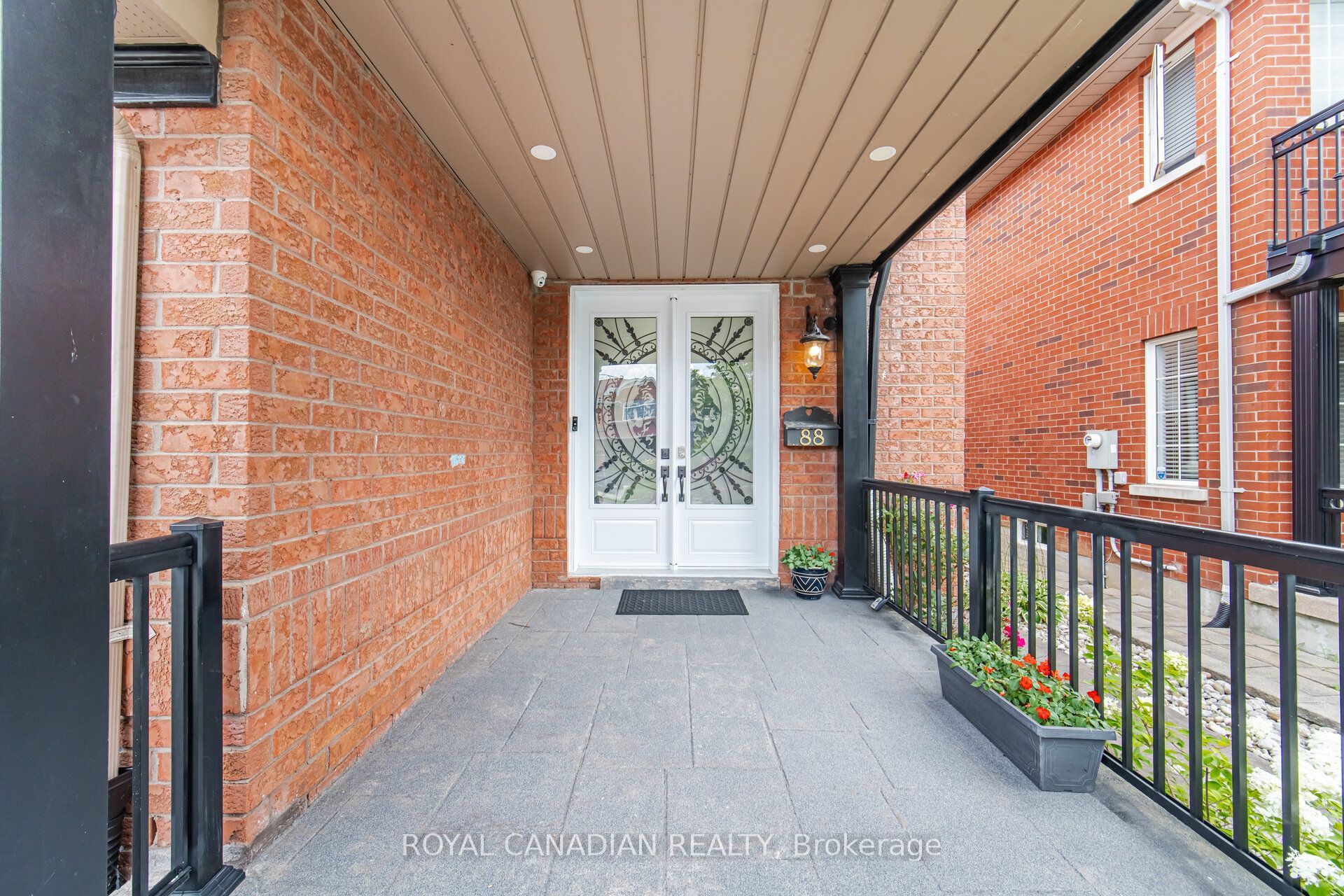 88 Olde Town Road, Brampton, ON L6X 4X9 photo 3