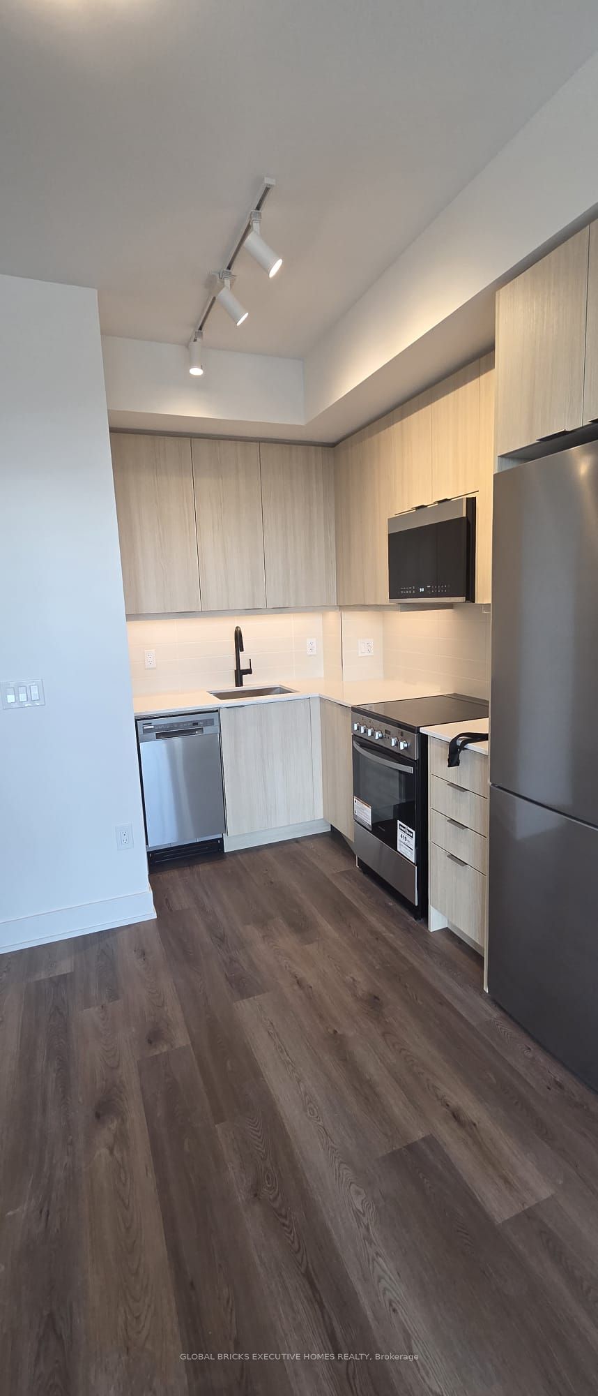 115 Nipissing Road 1012B, Milton, ON L9T 1R3 photo 3