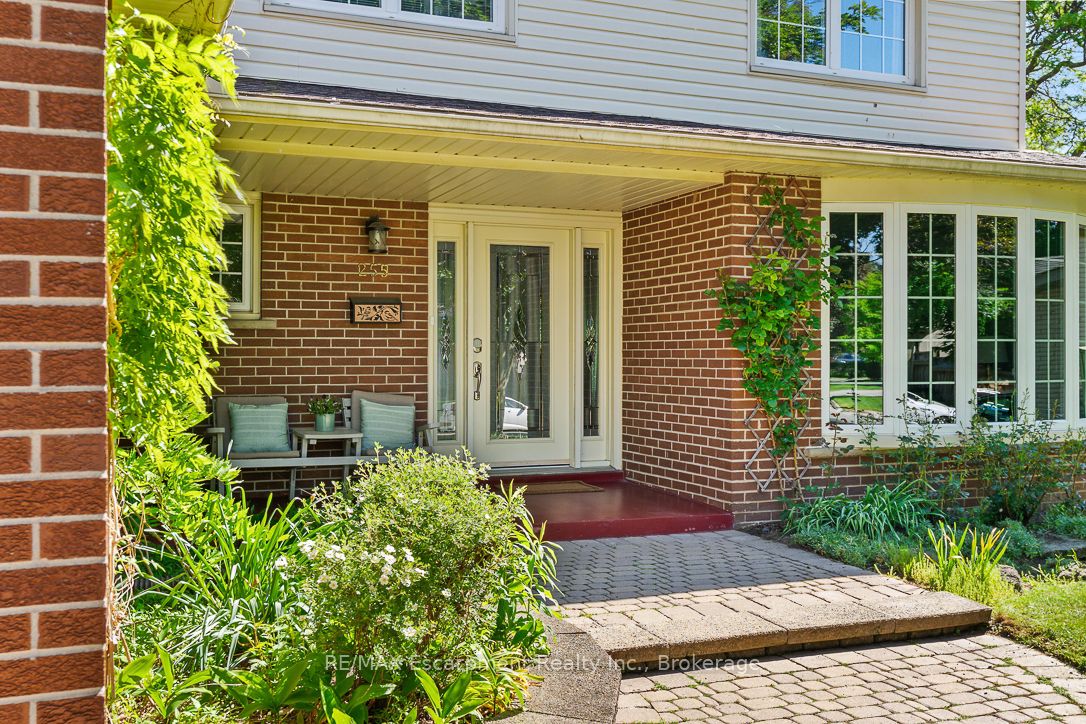 255 Spring Garden Road, Oakville, ON L6L 5H5 photo 4