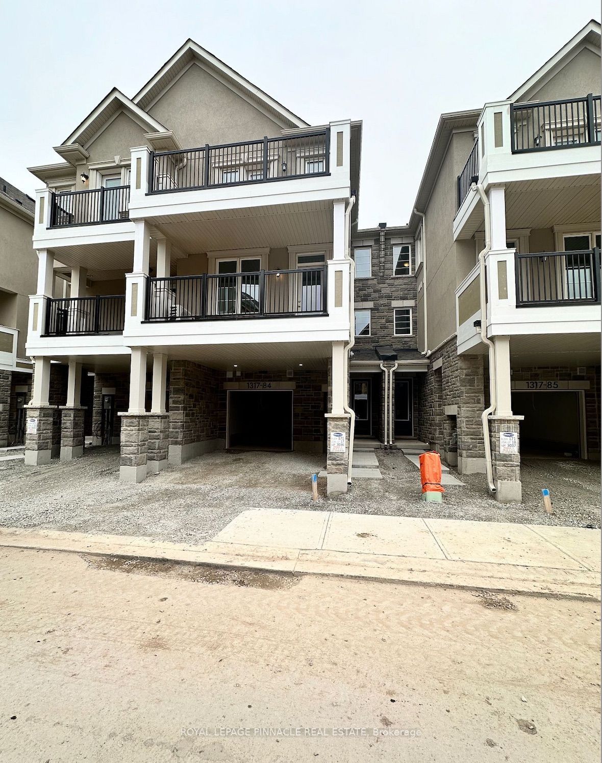 1317 Leriche Way 84, Milton, ON L9E 0H5