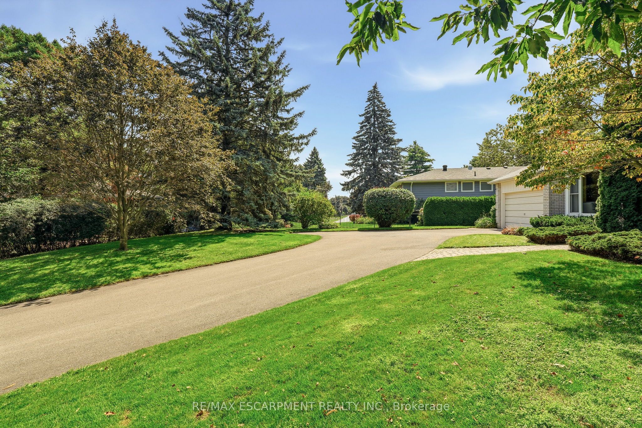 359 Lark Avenue, Burlington, ON L7T 2T1 photo 4