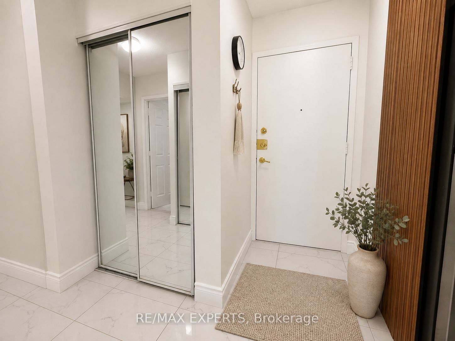 50 Lotherton Pathway 410, Toronto, ON M6B 2G7 photo 2
