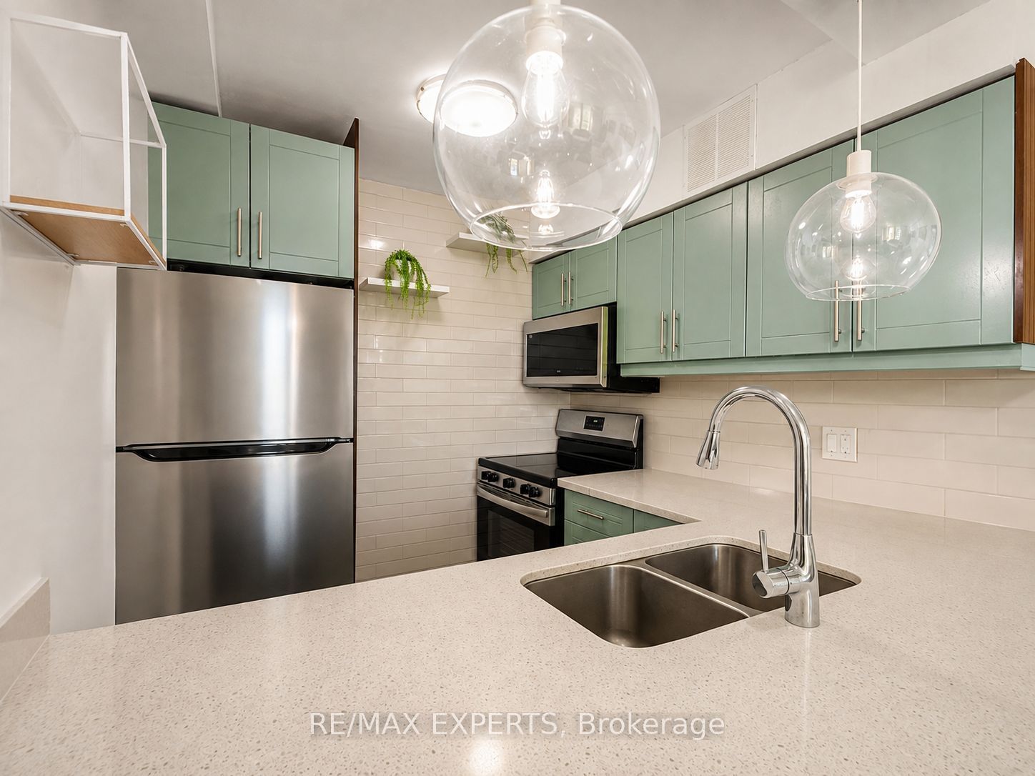 50 Lotherton Pathway 410, Toronto, ON M6B 2G7 photo 3