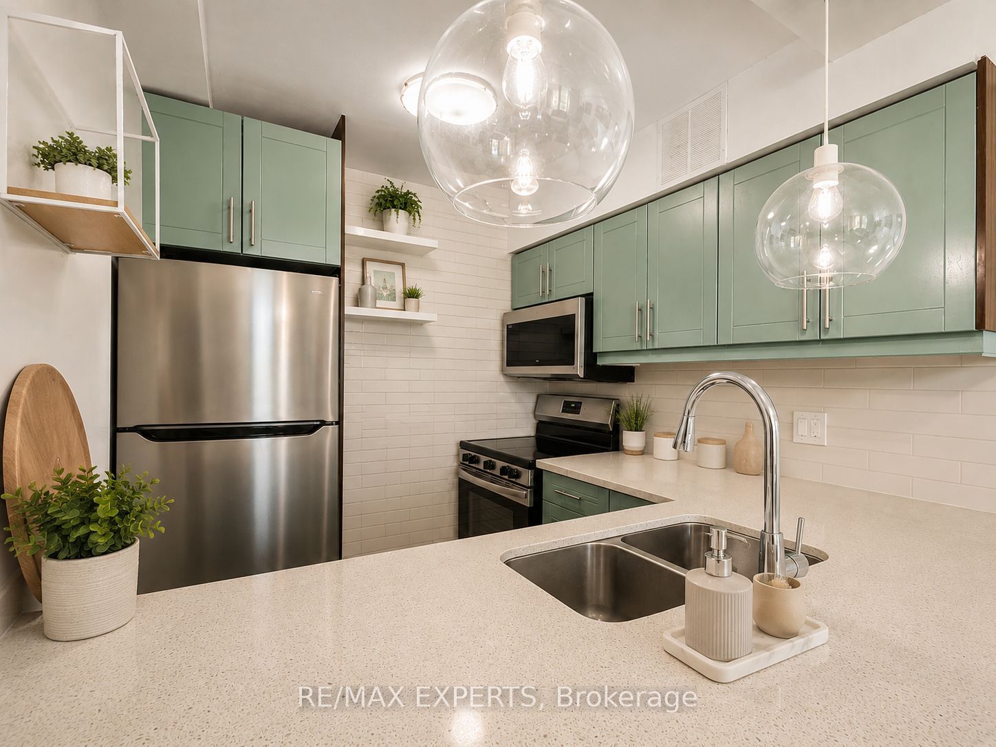 50 Lotherton Pathway 410, Toronto, ON M6B 2G7 photo 4