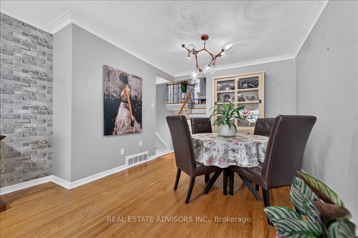 14 Grampian Crescent, Toronto, ON M9L 2L3 photo 3