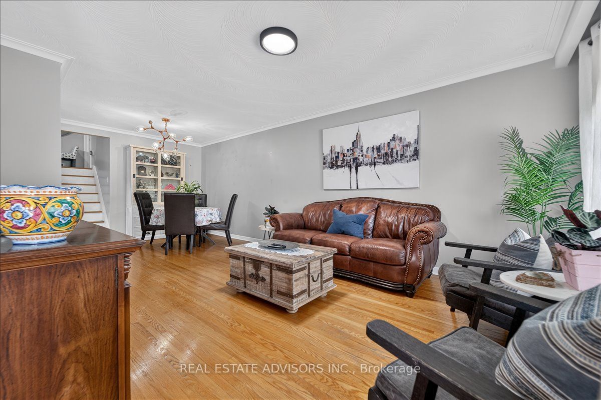 14 Grampian Crescent, Toronto, ON M9L 2L3 photo 5