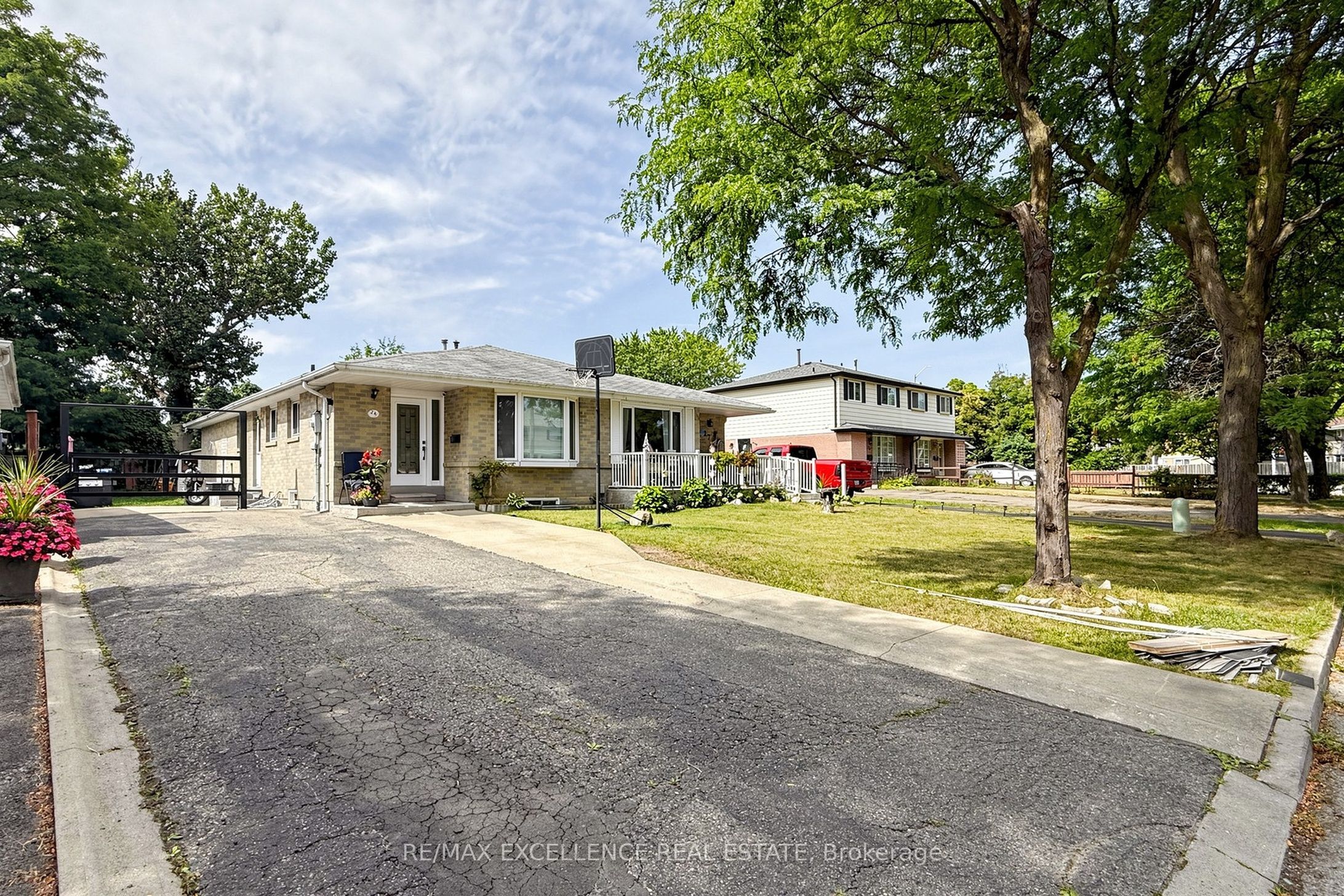 25 Graymar Road, Brampton, ON L6S 1Z7 photo 2