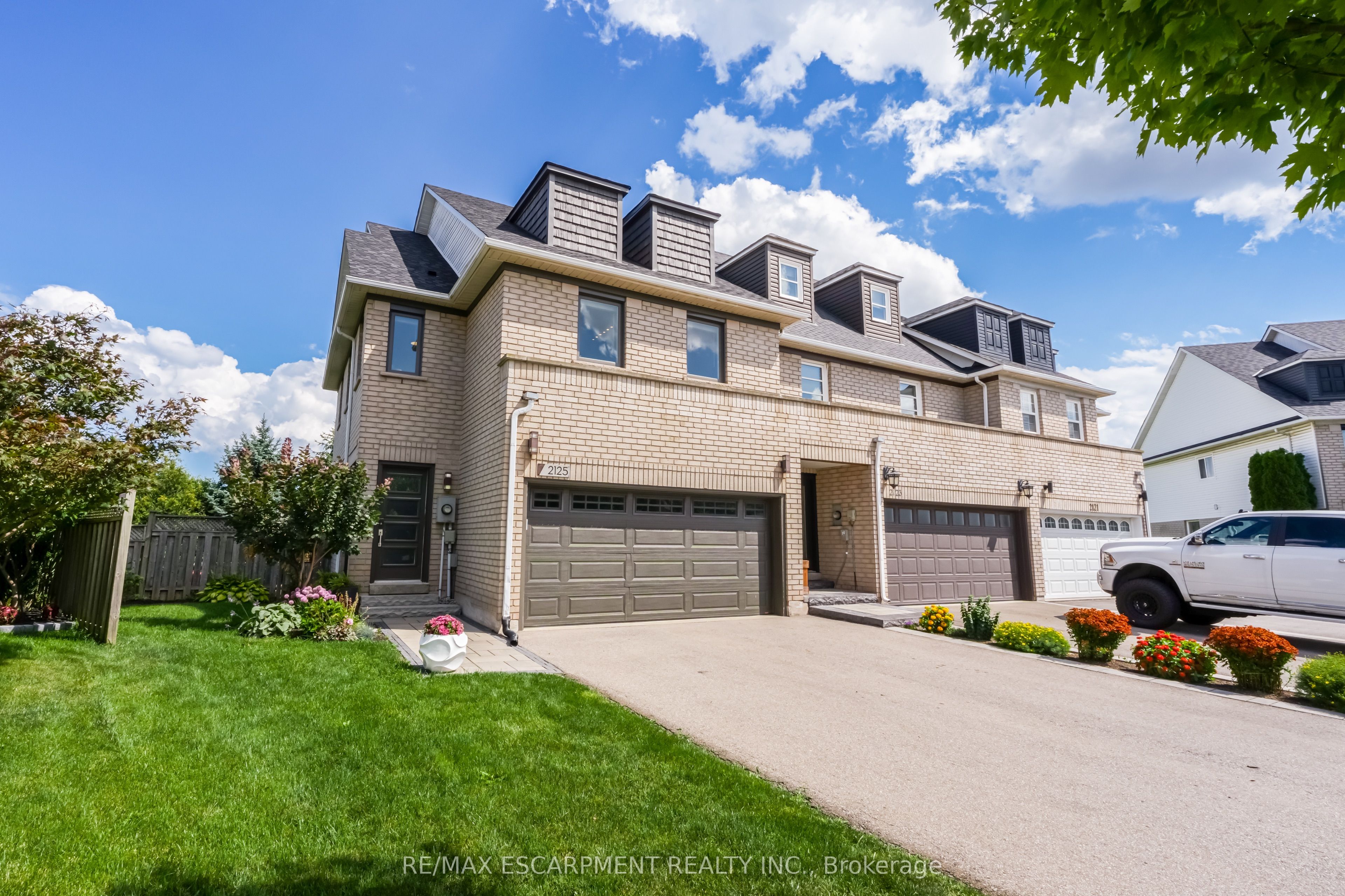 2125 White Dove Circle, Oakville, ON L6M 3R6