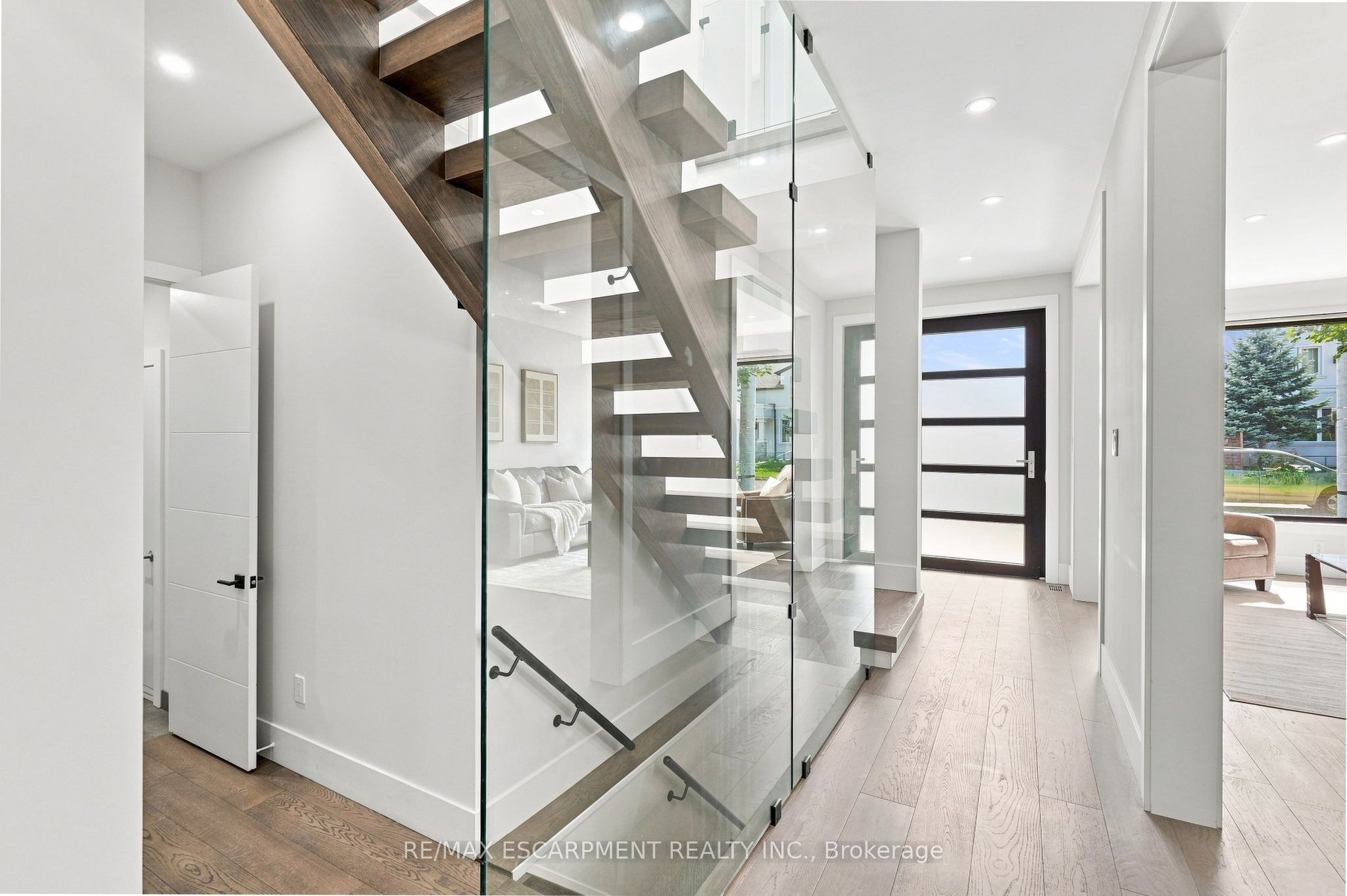 1181 Ogden Avenue, Mississauga, ON L5E 2G8 photo 5