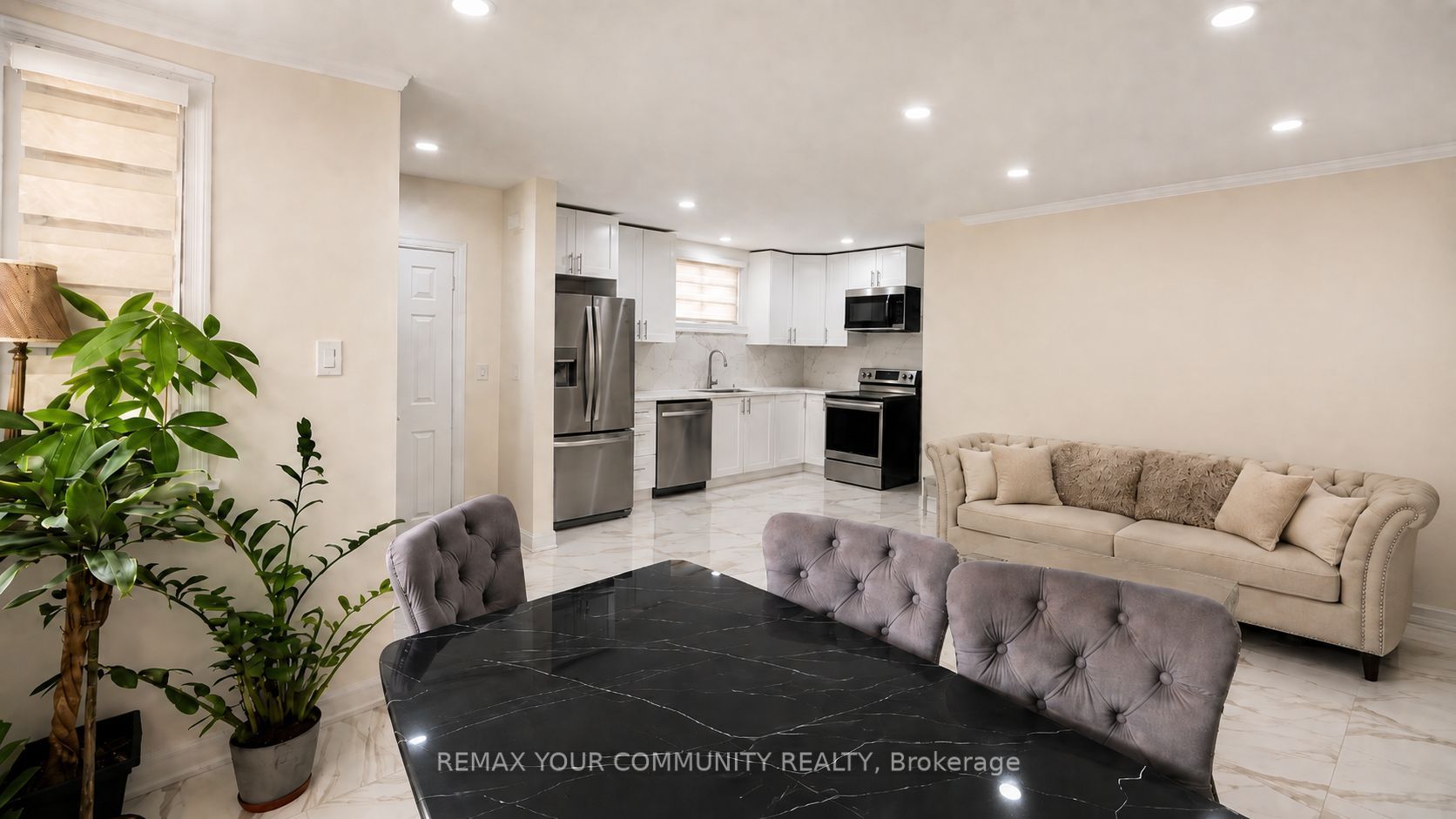 39 South Kingsway, Toronto, ON M6S 3T2 photo 5