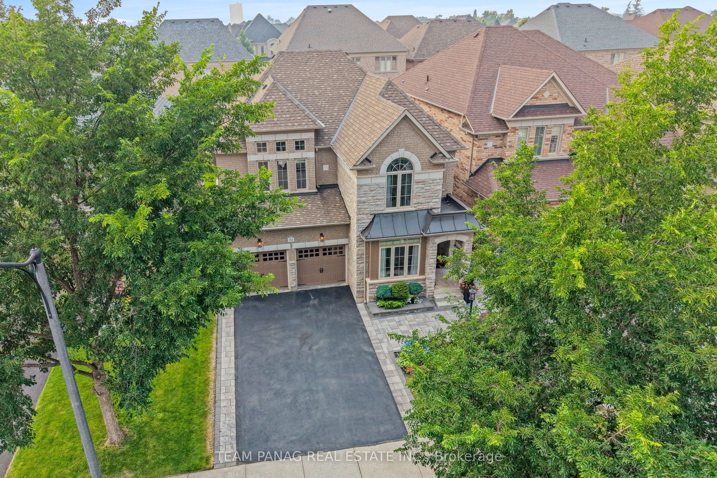 32 Impulse Circle, Brampton, ON L6X 0X9 photo 3