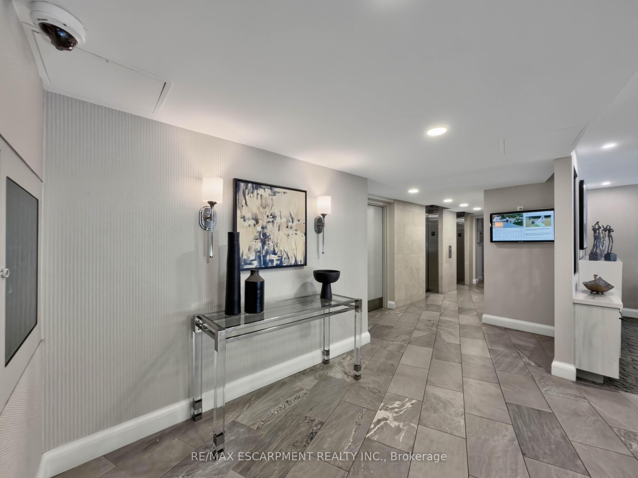 1230 Marlborough Court 202, Oakville, ON L6H 3K6 photo 5