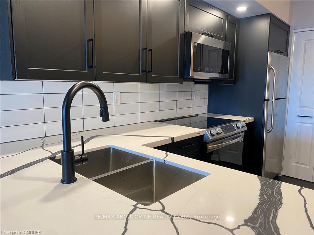 100 Bronte Road 305, Oakville, ON L6L 6L5 photo 4