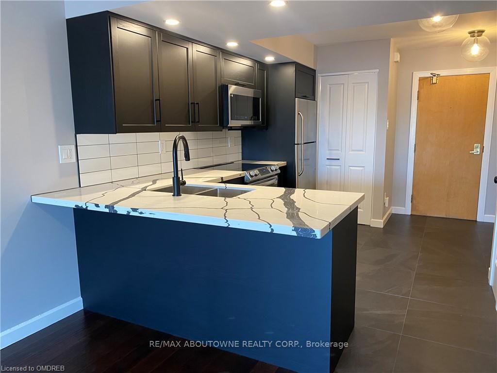 100 Bronte Road 305, Oakville, ON L6L 6L5 photo 5