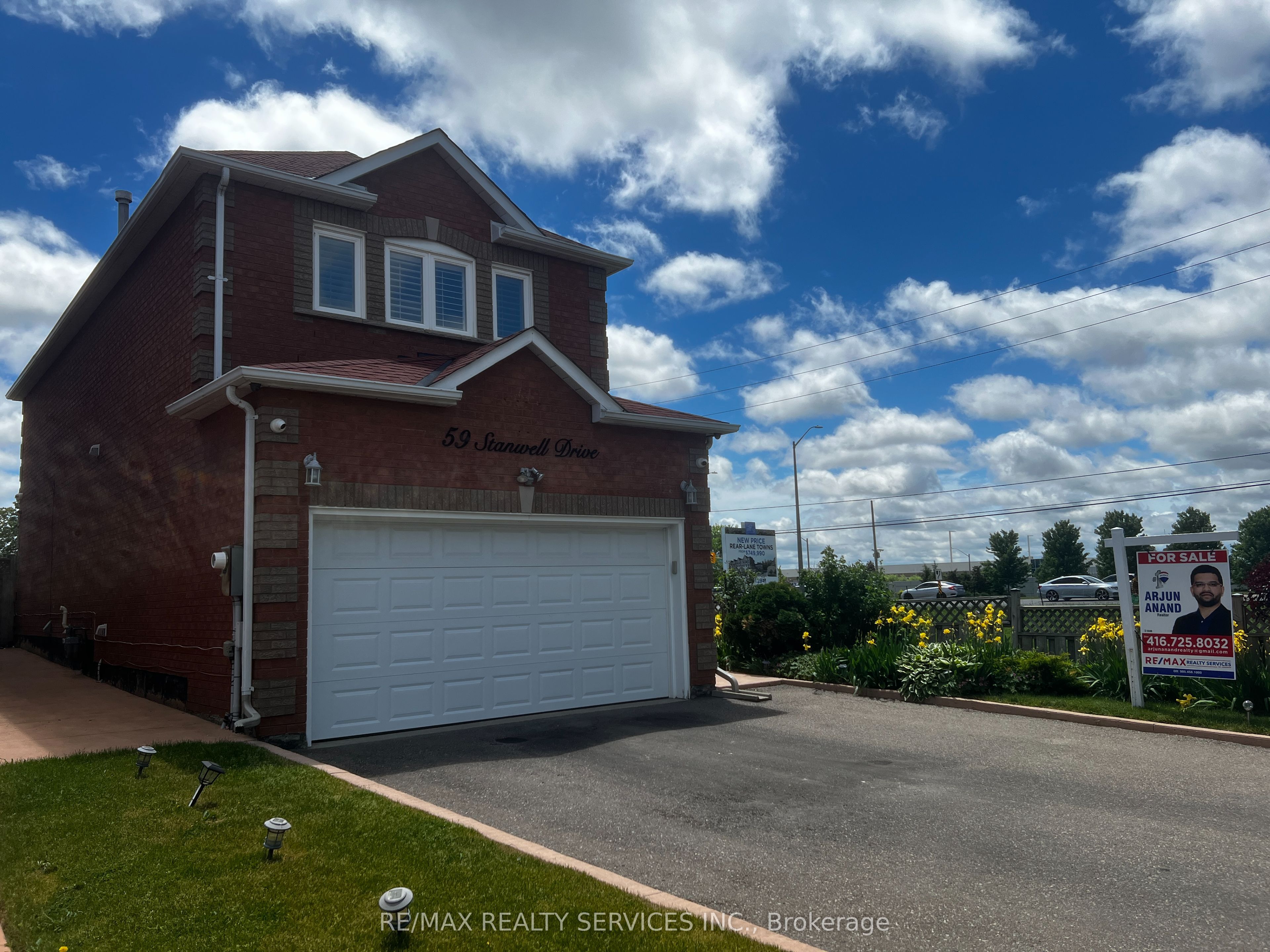 59 Stanwell Drive, Brampton, ON L6Z 3Y8 photo 2