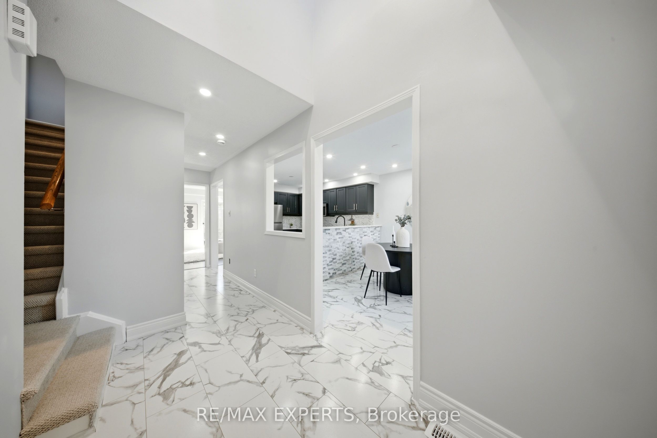 5910 Greensboro Drive 113, Mississauga, ON L5M 5Z6 photo 4