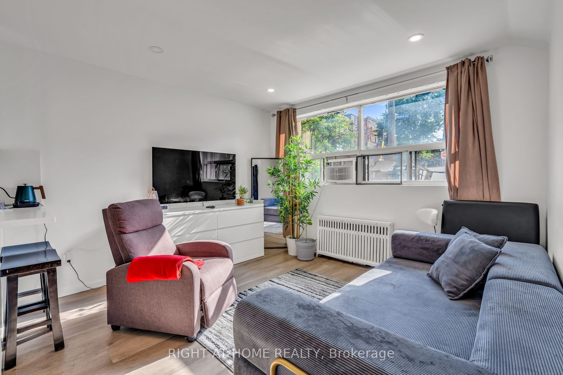 497 Nairn Avenue, Toronto, ON M6E 4J2 photo 2