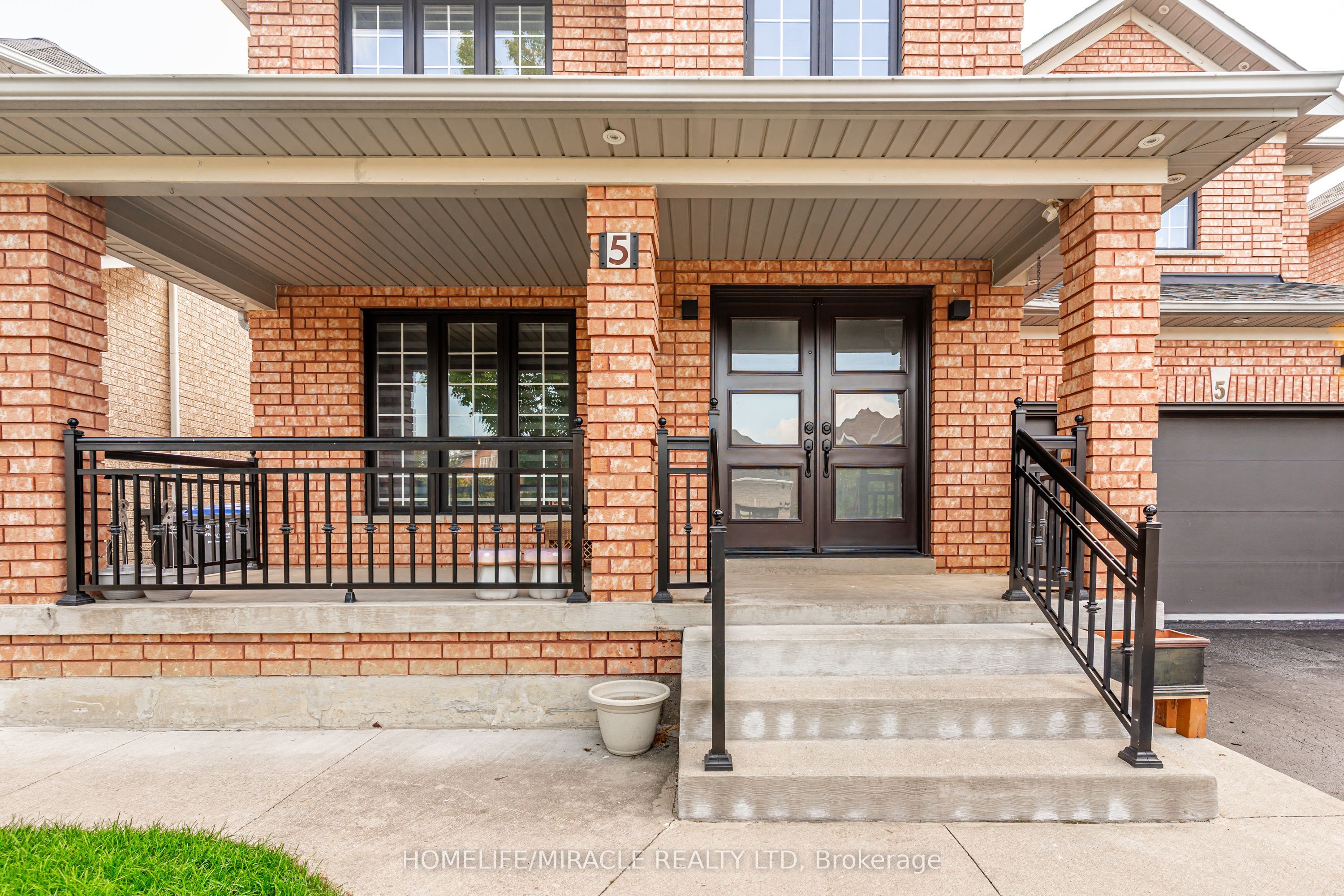 5 Octillo Boulevard, Brampton, ON L6R 2P7 photo 4