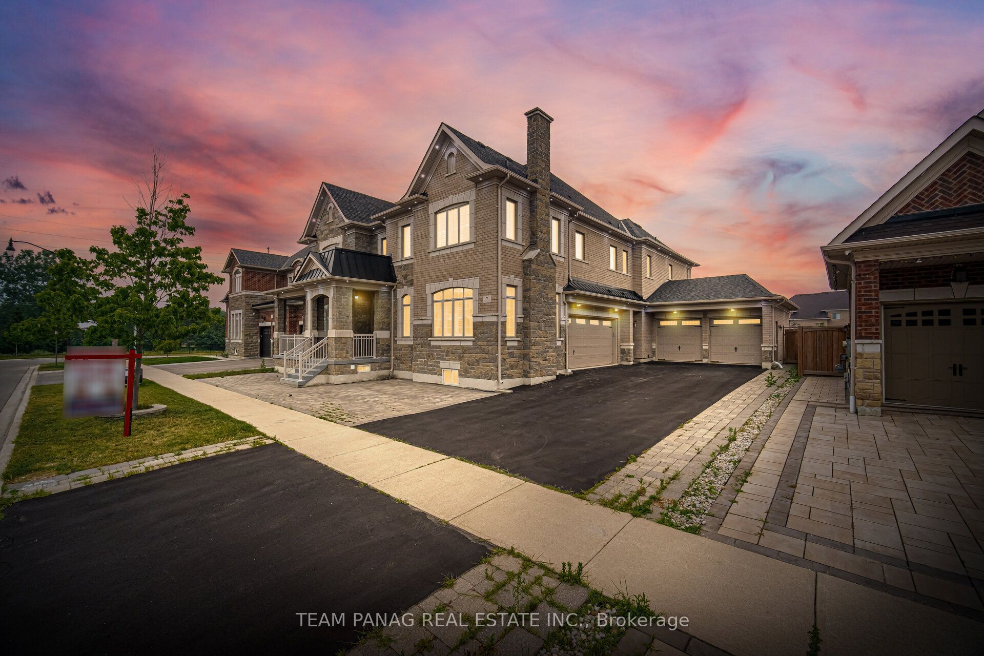 7 Balloon Crescent, Brampton, ON L6P 4B7 photo 3