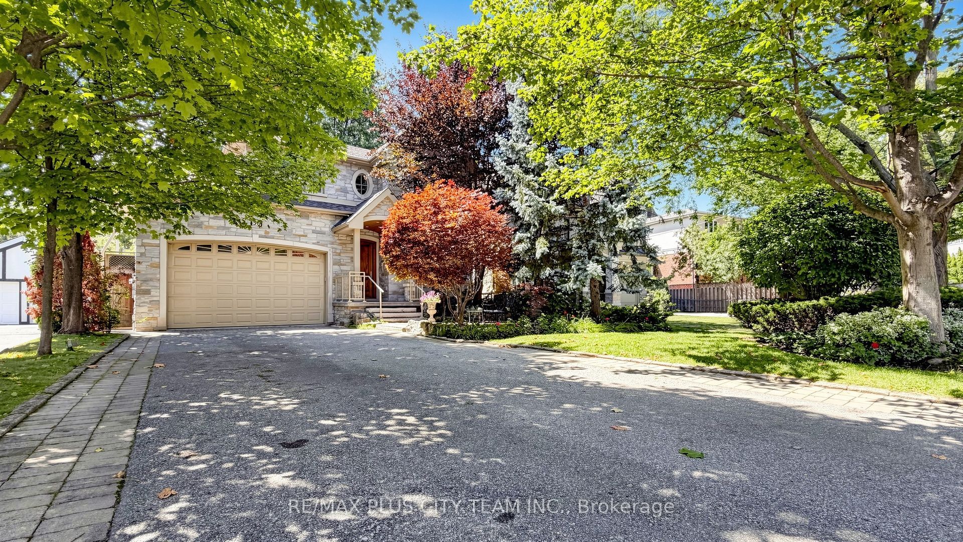 50 Bonnyview Drive, Toronto, ON M8Y 3G6