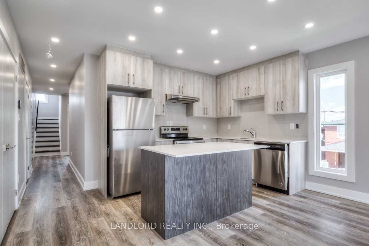 53 Rockcliffe Boulevard 3, Toronto, ON M6N 4R3 photo 3