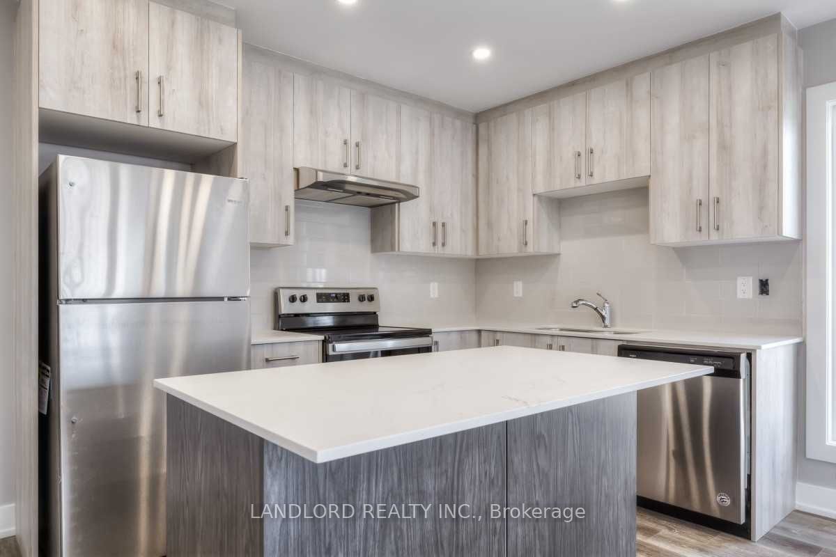 53 Rockcliffe Boulevard 3, Toronto, ON M6N 4R3 photo 4
