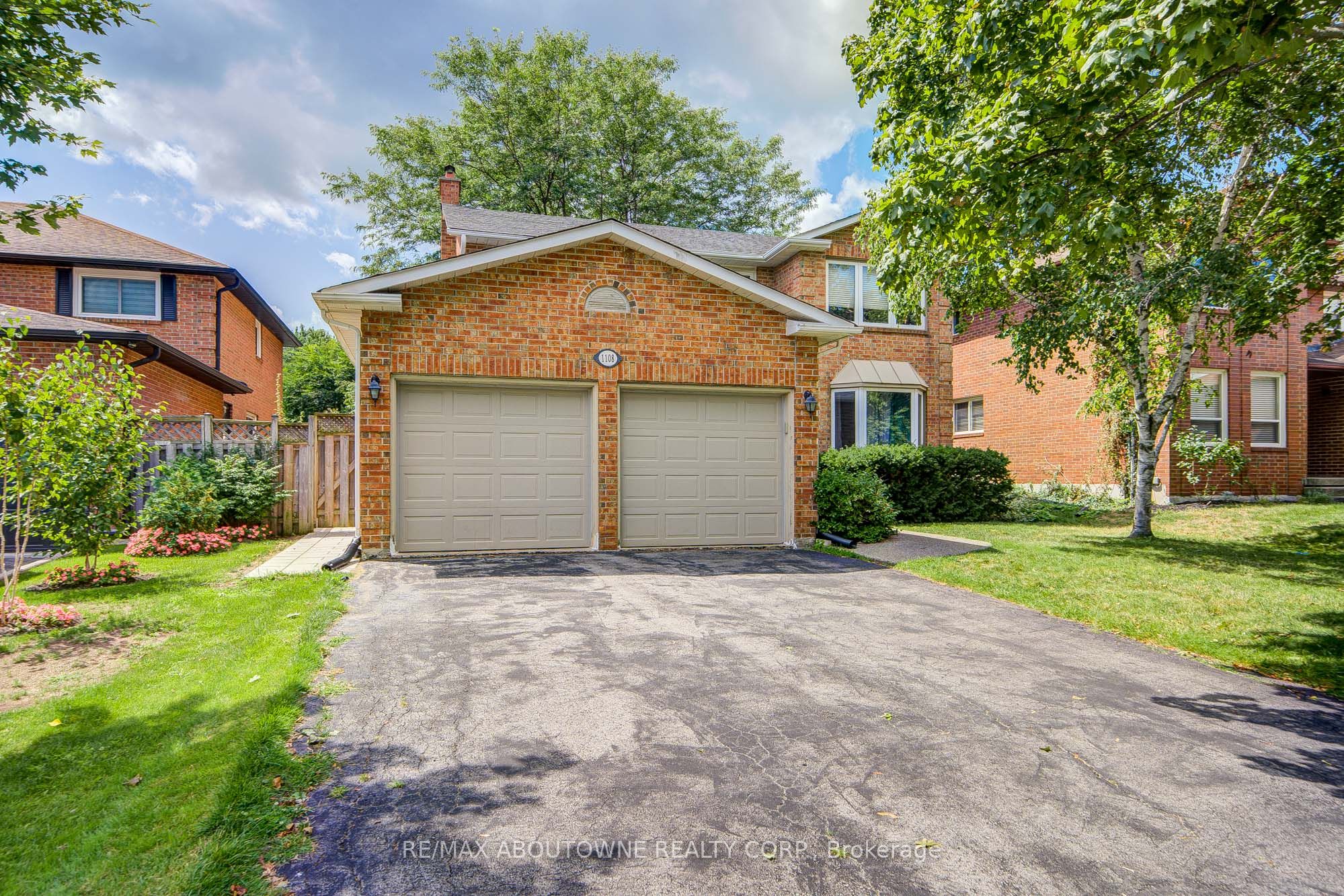 1108 Notley Crescent Lower, Oakville, ON L6M 1H4 photo 2