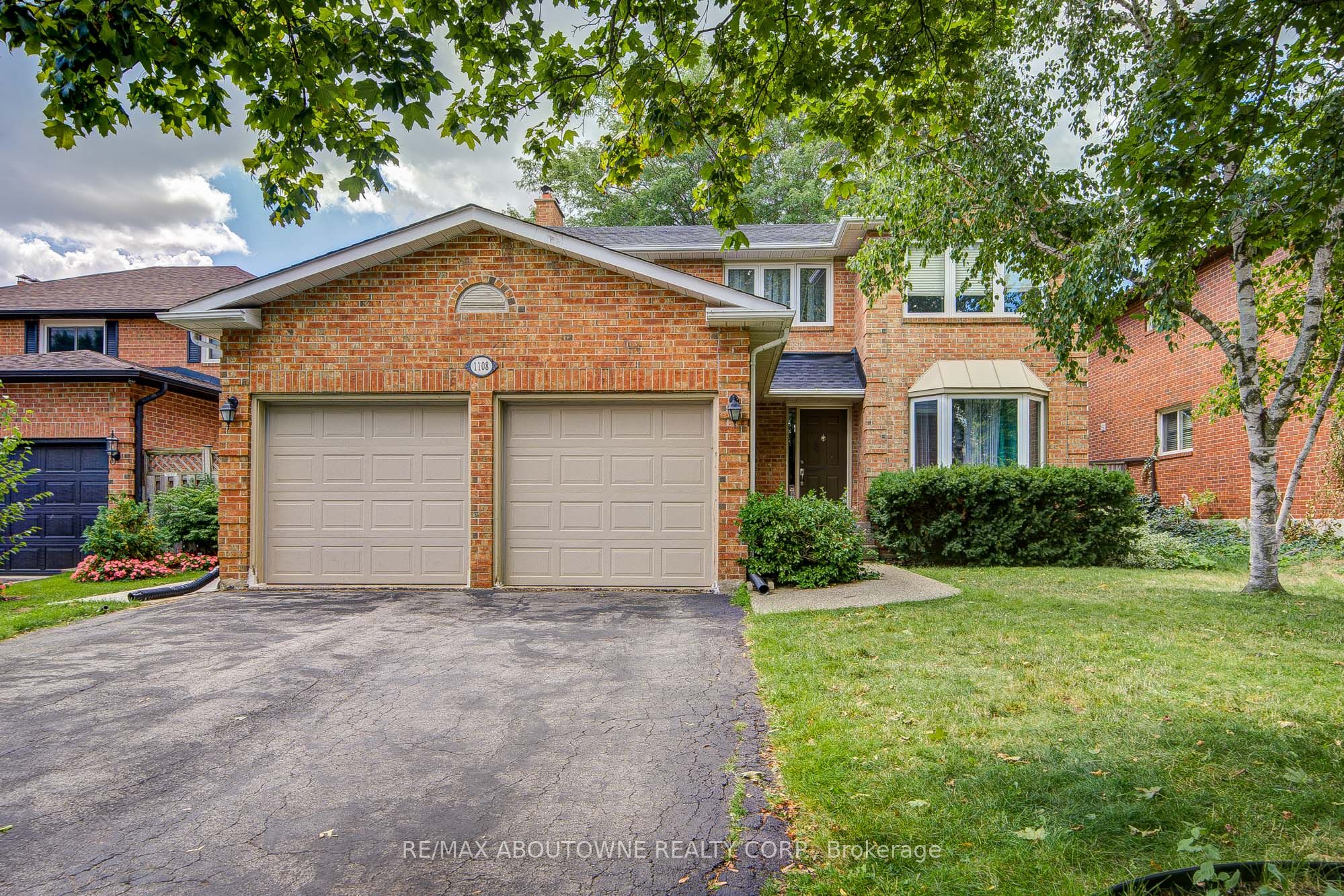1108 Notley Crescent Lower, Oakville, ON L6M 1H4 photo 3