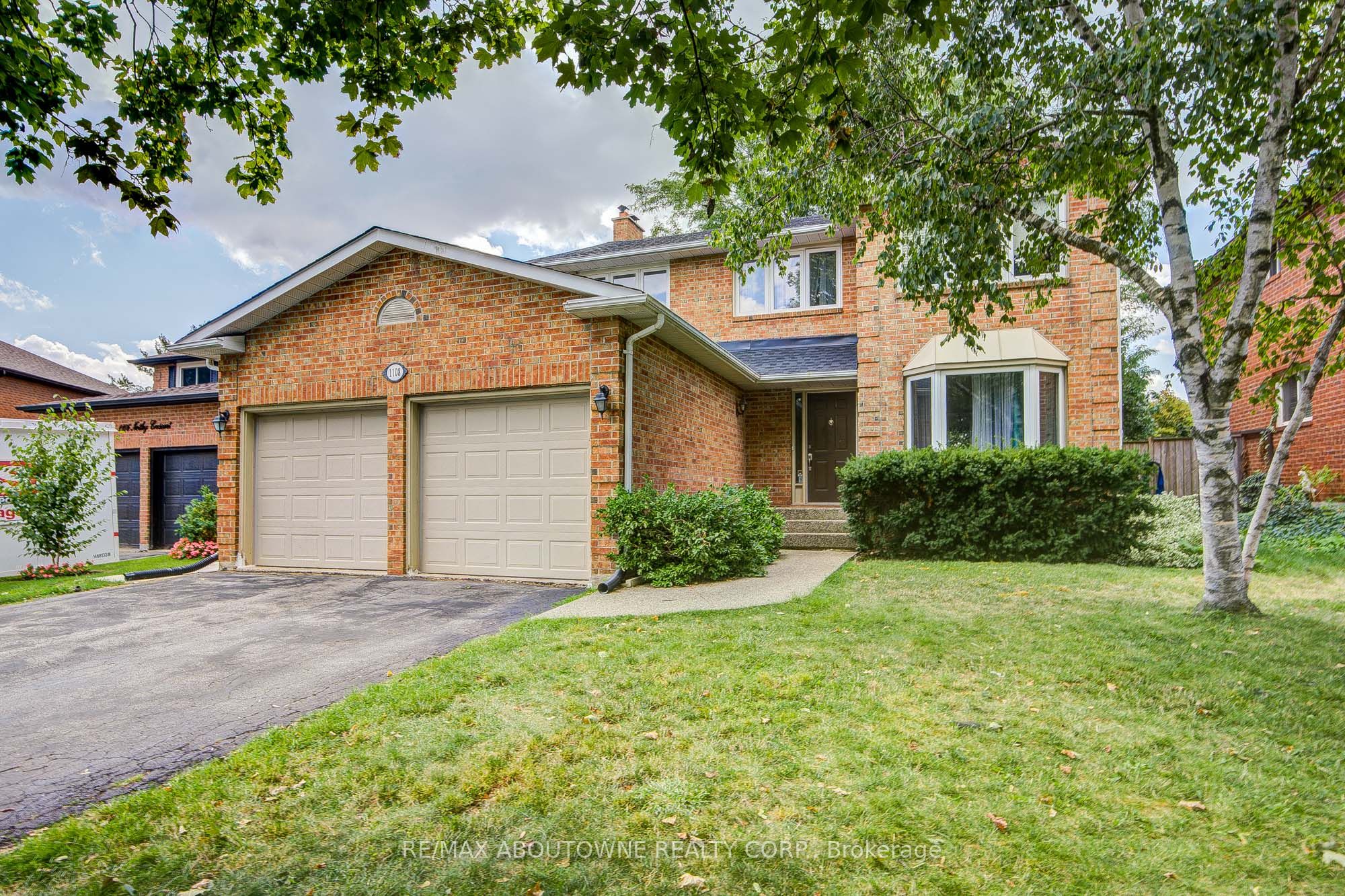 1108 Notley Crescent Lower, Oakville, ON L6M 1H4 photo 4