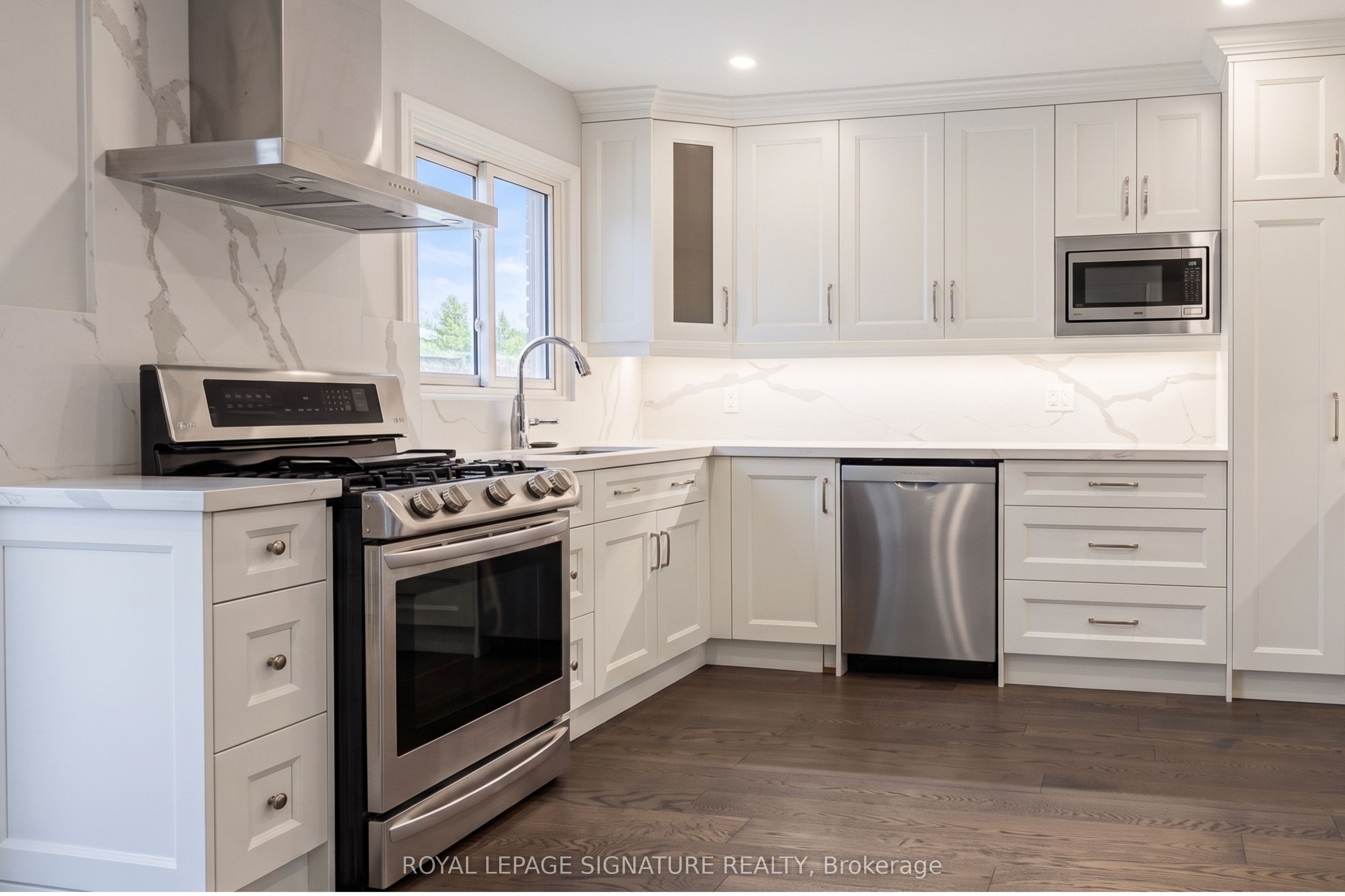 352 Assiniboine Trail, Mississauga, ON L5R 2Y3 photo 3