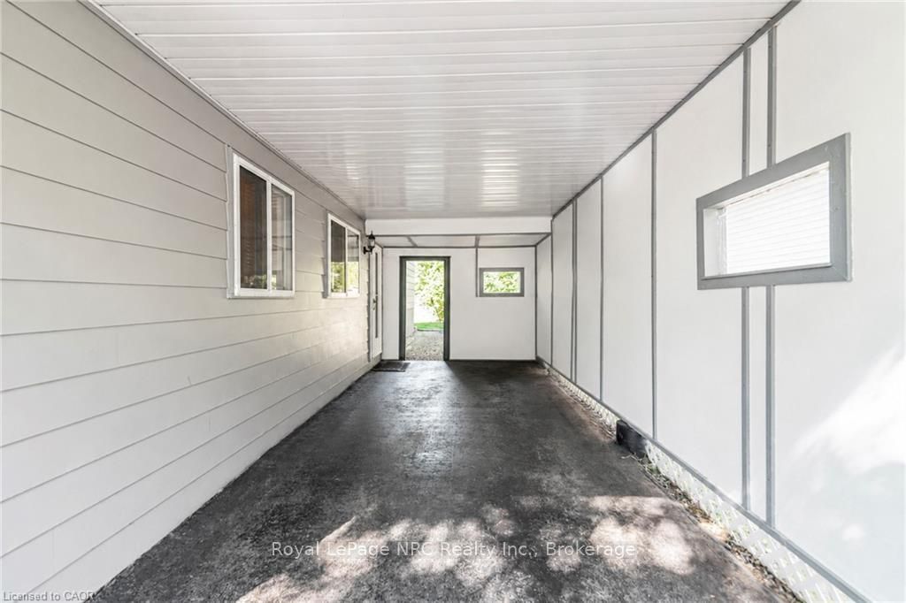 2234 Sheffield Drive, Burlington, ON L7P 2X1 photo 3