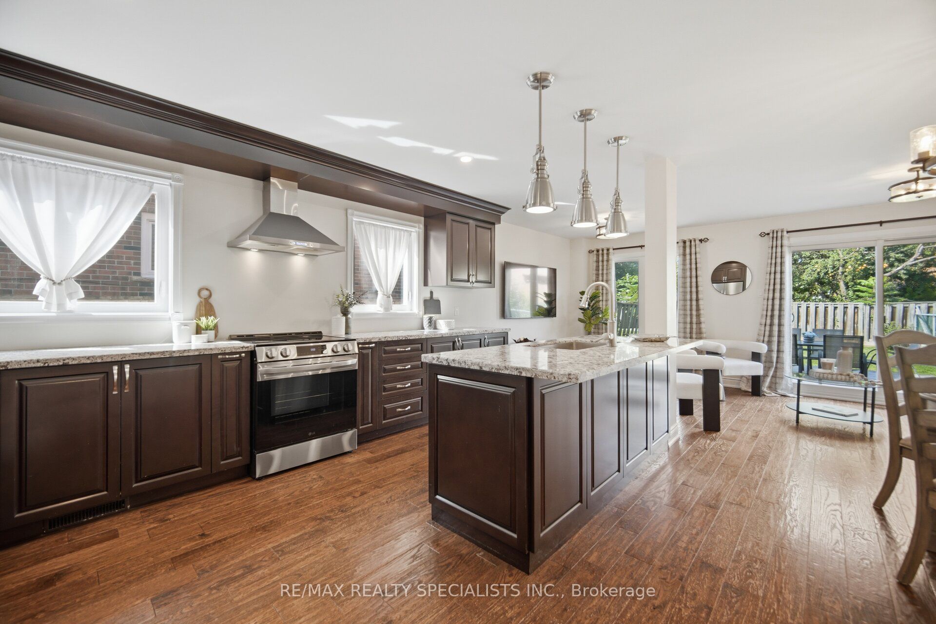 1106 Highgate Place, Mississauga, ON L4W 3H4 photo 4