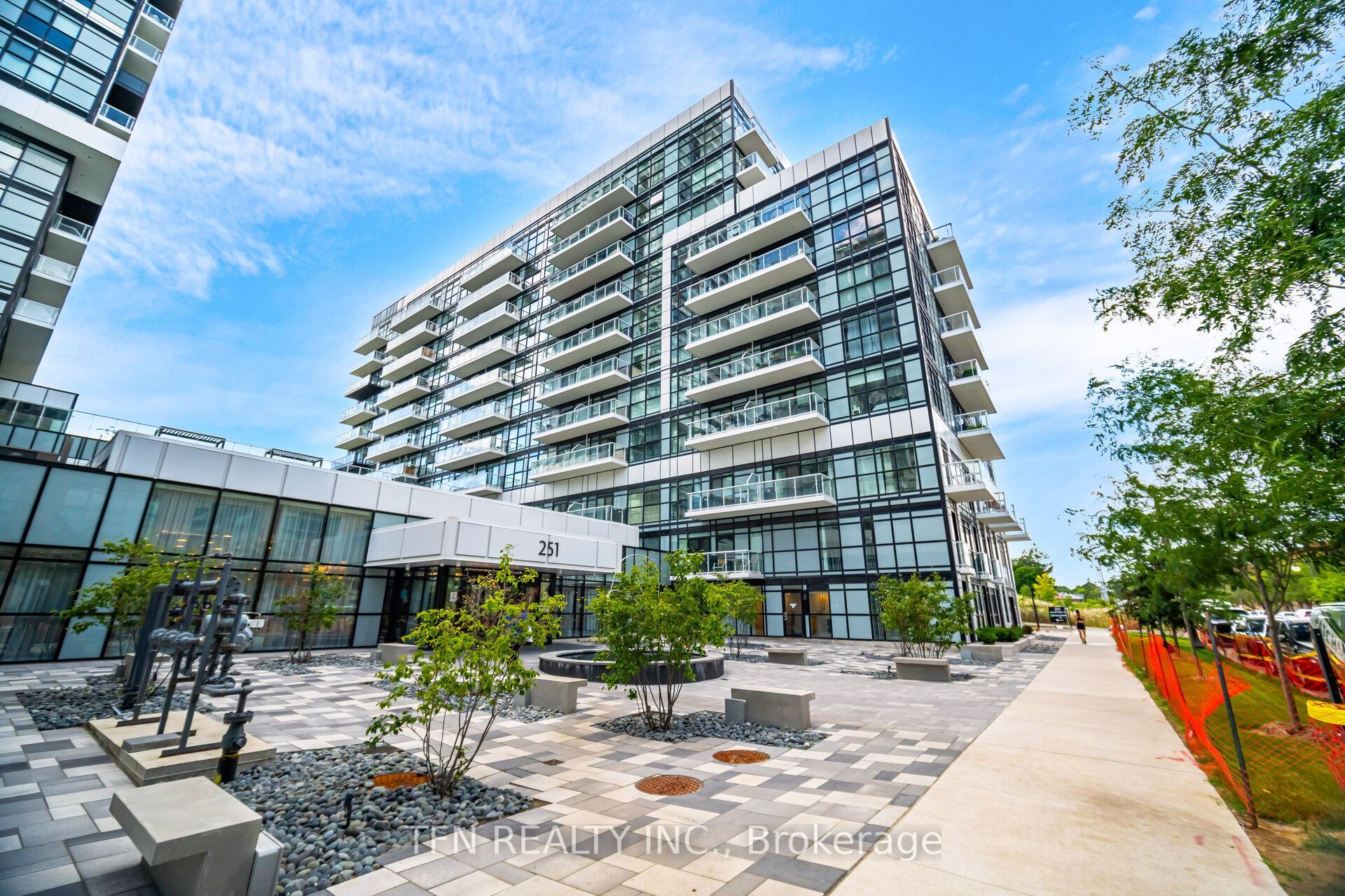 251 Manitoba Street, Toronto, ON M8Y 0C7
