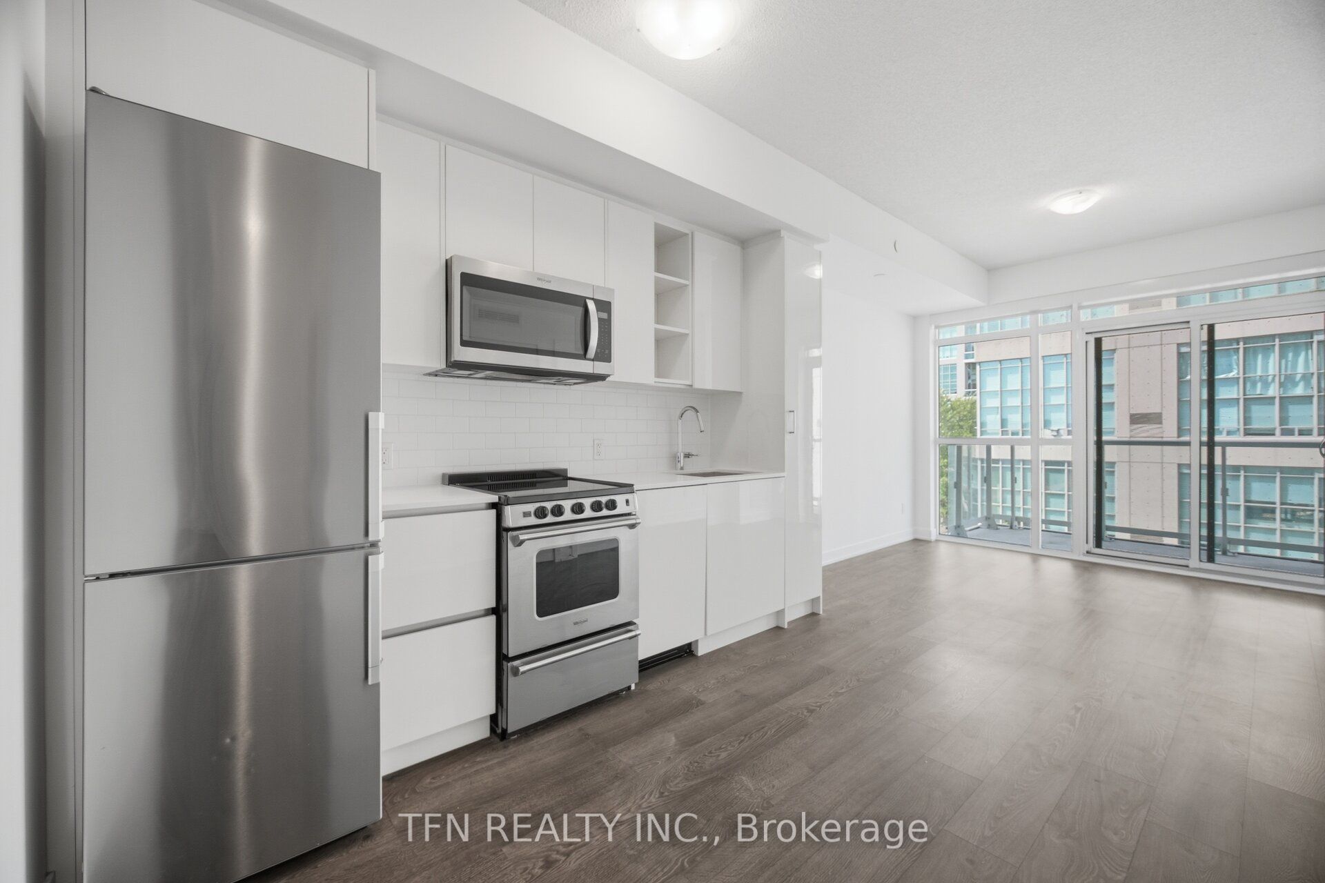 251 Manitoba Street, Toronto, ON M8Y 0C7 photo 3